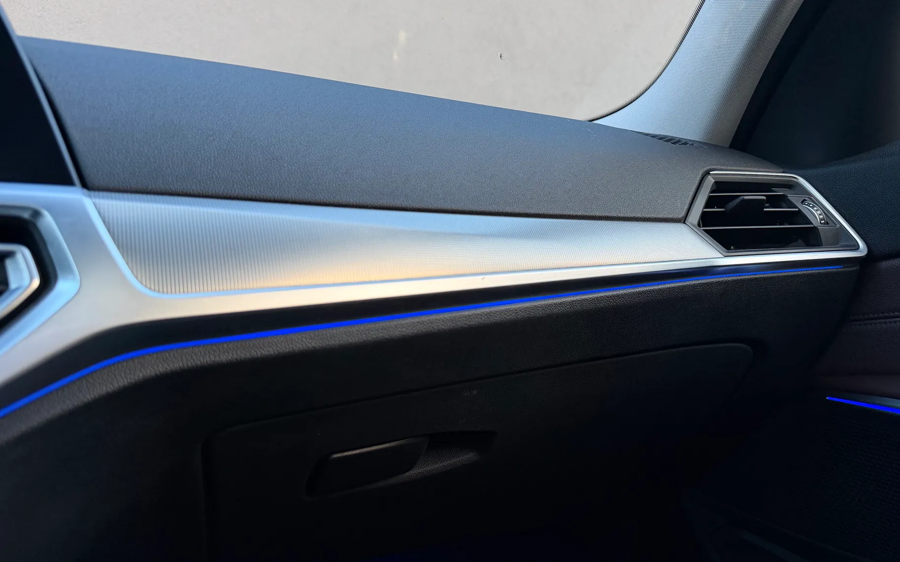 Zunanja slika - BMW Serija 3 - 320d Luxury Line 2.LASTNIK X-DRIVE ACC PANO. AMBI. - 13