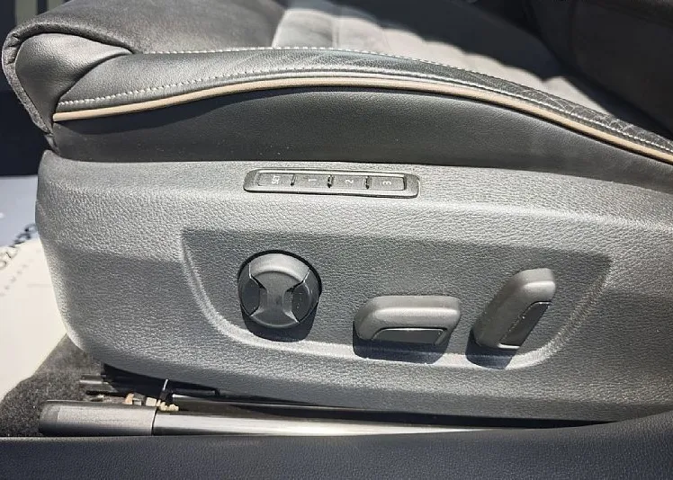Zunanja slika - Škoda Superb - 2.0 TDI Scout Combi - LED LUČI - AKTIVNI TEMPOMAT - 9