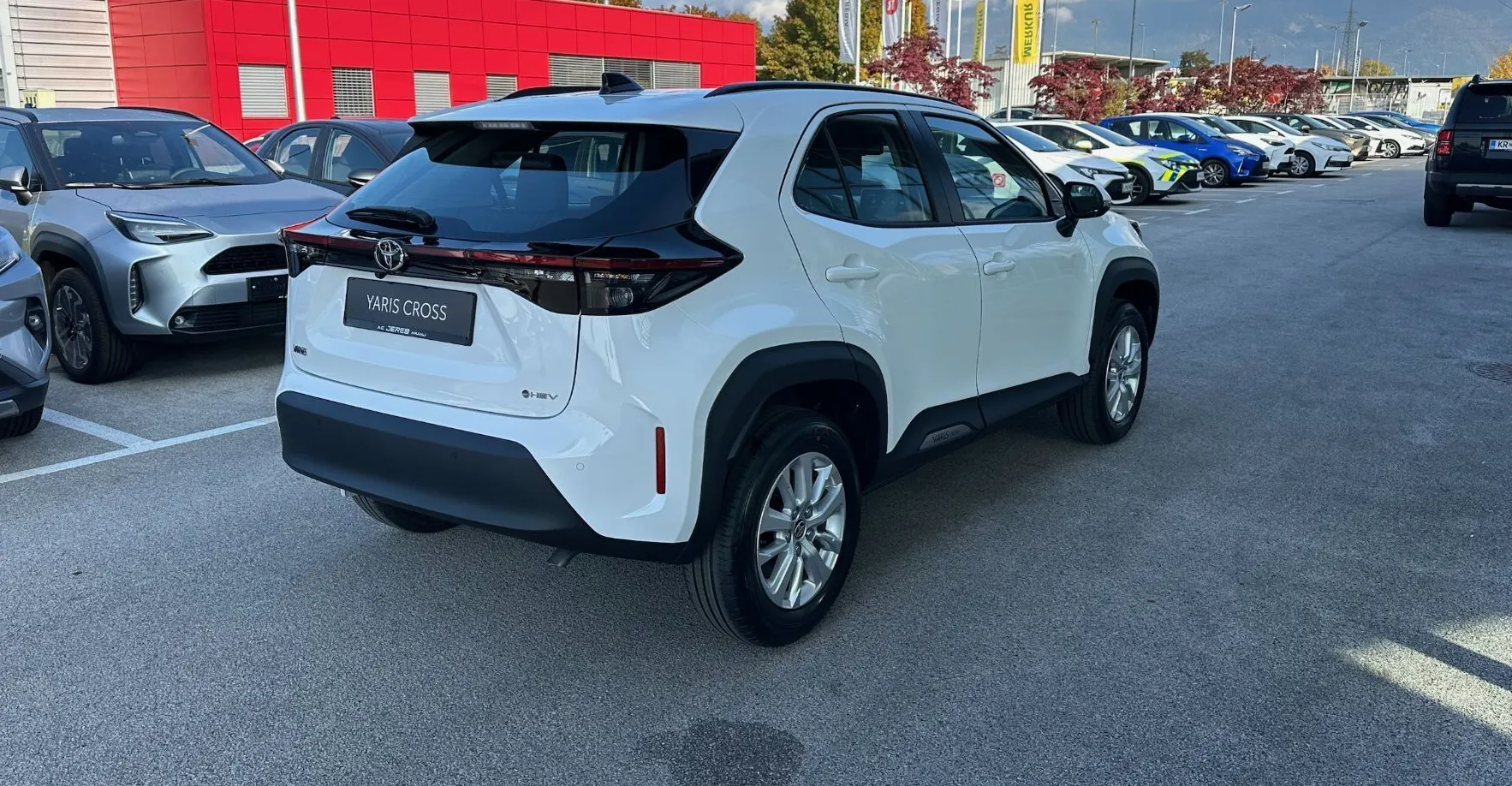 Zunanja slika - Toyota Yaris Cross - Hybrid 1.5 VVT-i Cool Avt. - 5