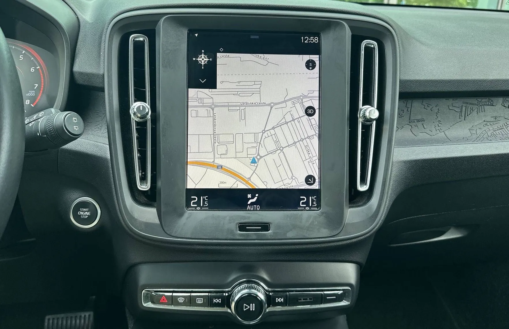 Zunanja slika - Volvo XC40 - T3 Momentum Avt. - 18