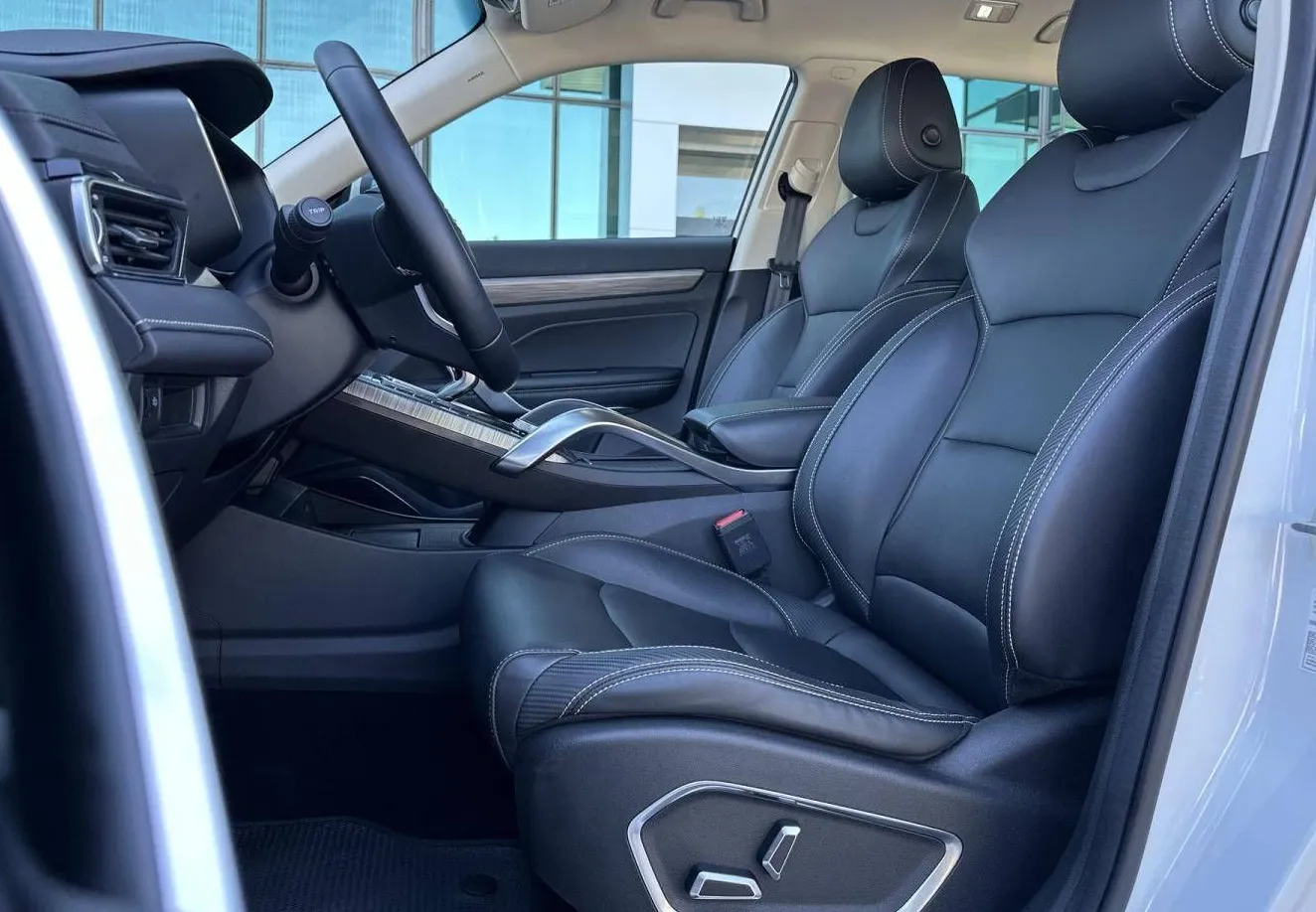 Zunanja slika - Geely Atlas Pro - 4WD 1.5 TD 48V EMS Flagship... - 10