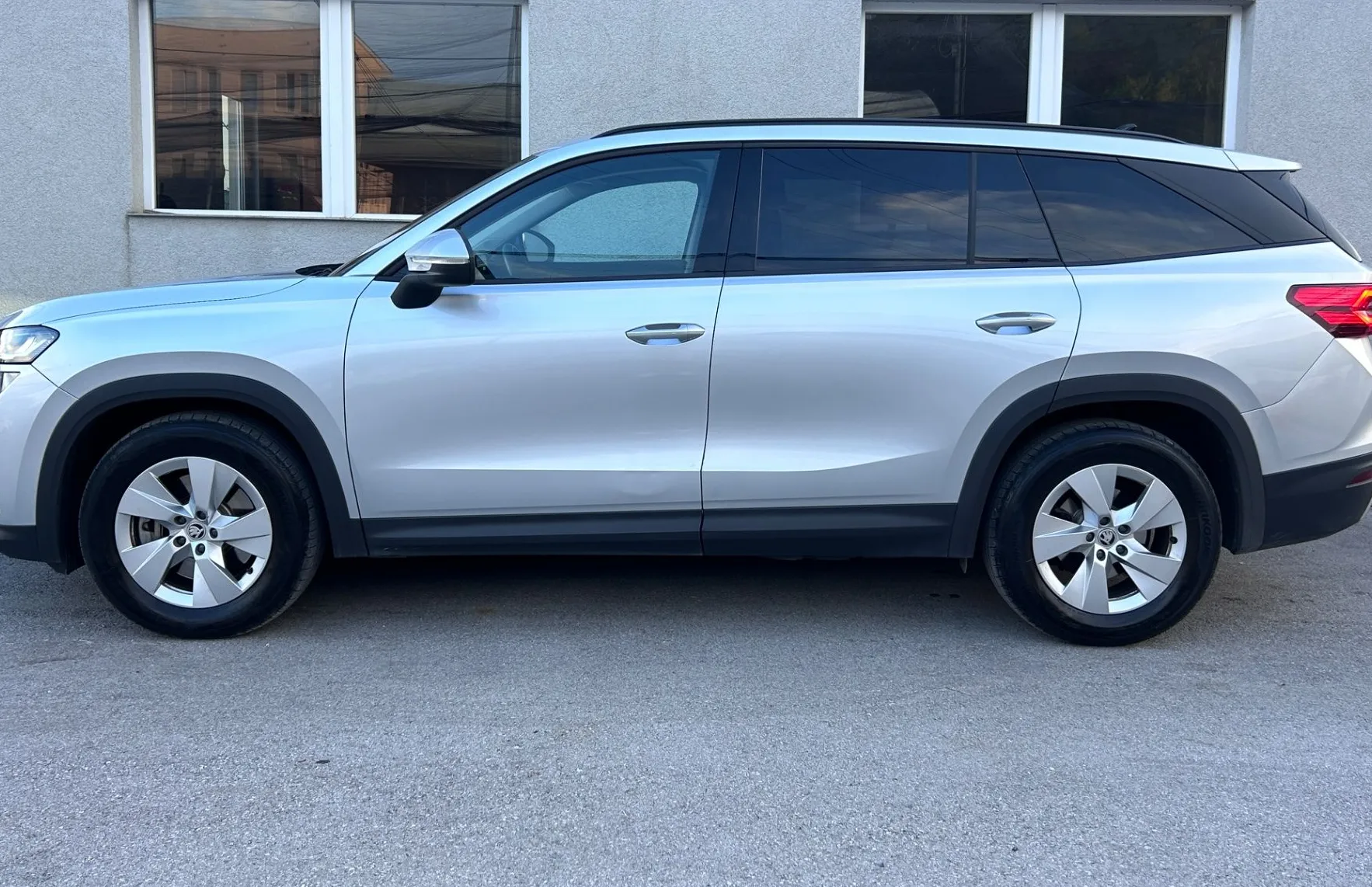 Zunanja slika - Škoda Kodiaq - 4x4 2.0 TDI AmbitionDSG-VIRTUAL-GRETJE SEDEŽEV-LED - 3