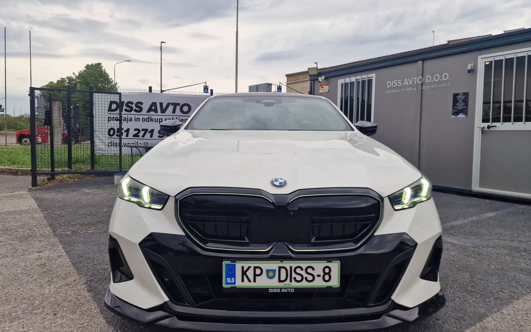 Zunanja slika - BMW serija 5: - 520i Avt. M-SPORT POLOG 5600 - 4