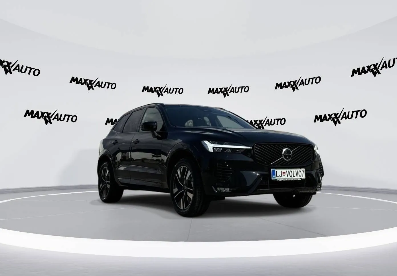 Zunanja slika - Volvo XC60 - B5 P AWD Plus Dark Avt - 3