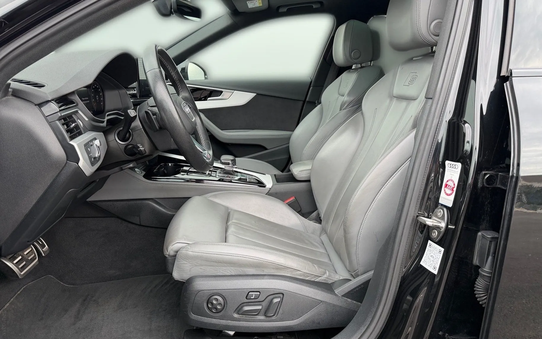 Notranja slika - Audi A4 Avant - 35 TDI 3x S line S tronic-Panorama-19 COL-LED-Ka.. - 7