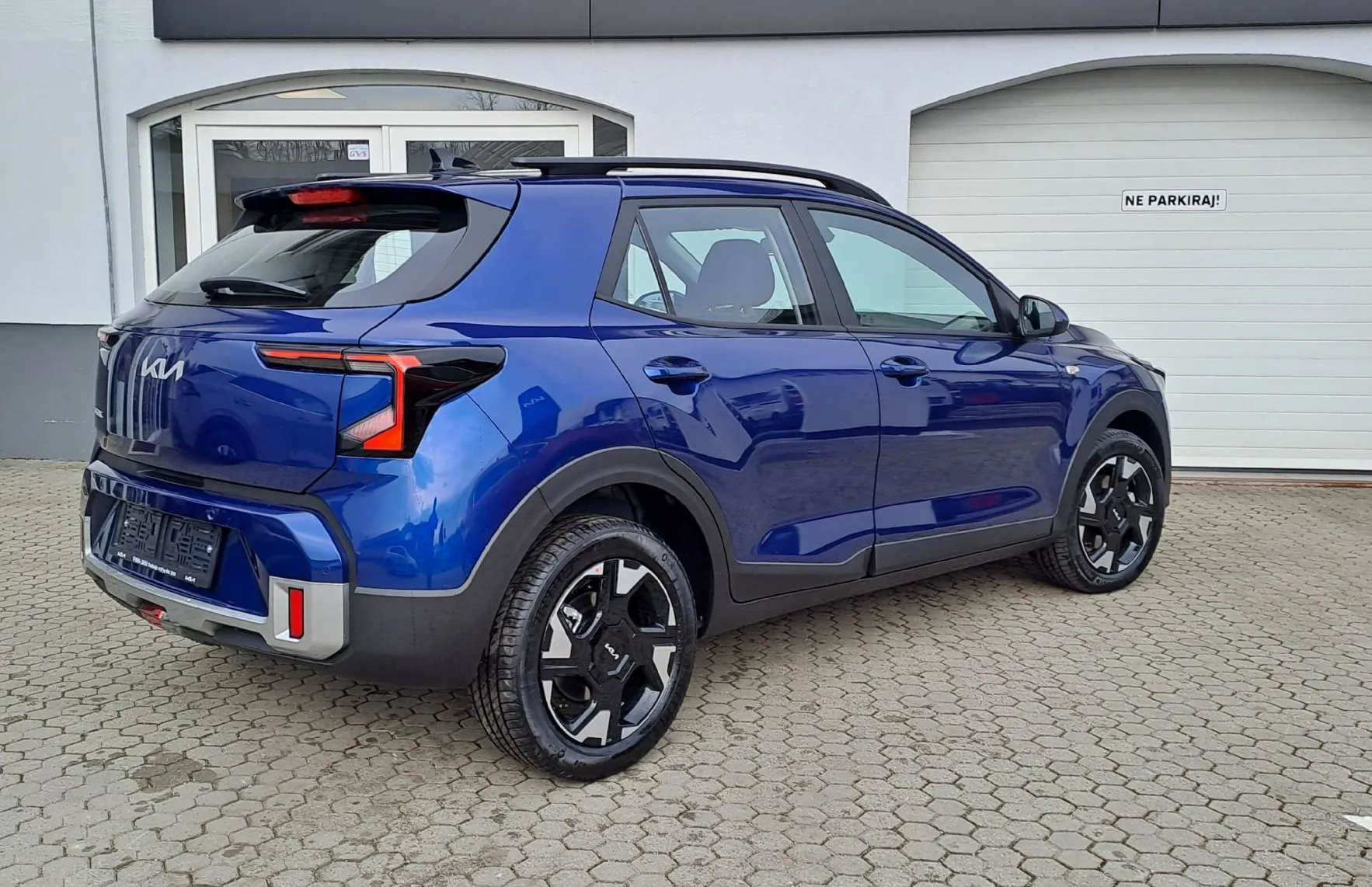 Zunanja slika - KIA Stonic - 1.0 T-GDi 73.6 kW  100 KM  LX Life M T - 4