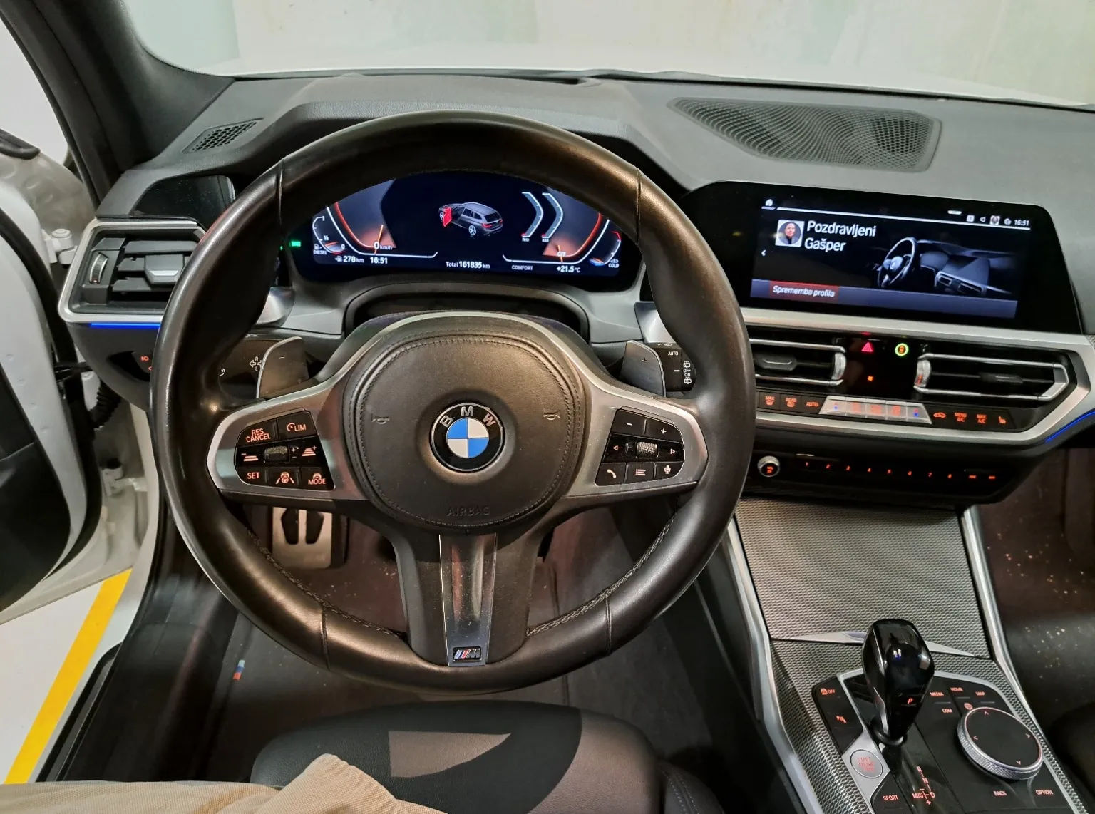 Notranja slika - BMW Serija 3 - 320d xDrive Touring M Sport Avt. - 6