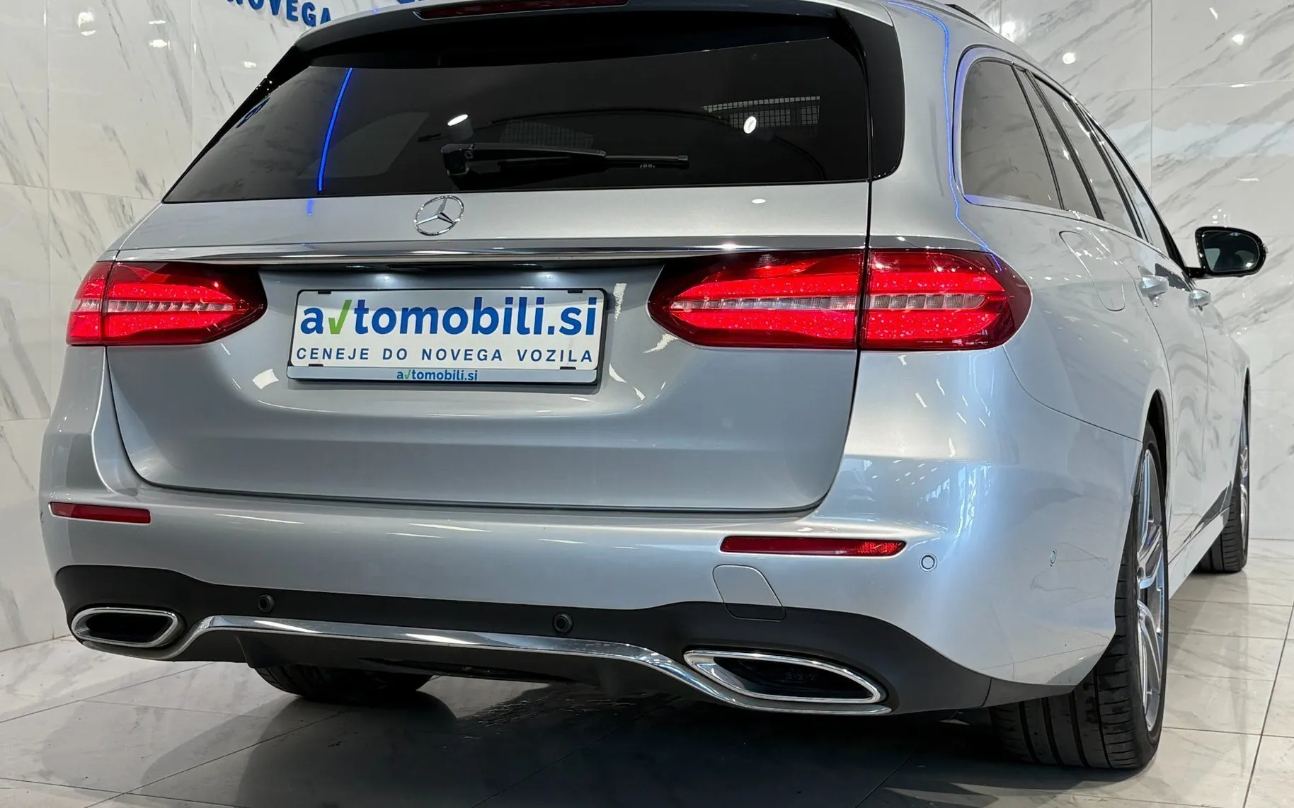 Zunanja slika - Mercedes-Benz E-Razred - 220d T AMG Line|Pano|360K|AmbientL|Gretje|Kljuka|. - 6