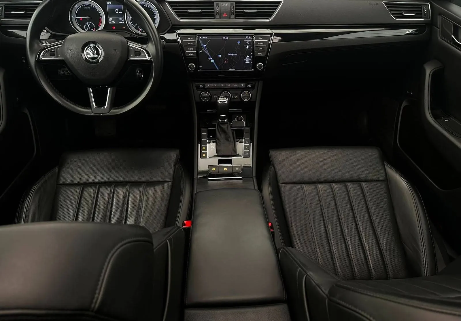 Zunanja slika - Škoda Superb - 2.0TDI-L K-DSG-PANORAMA-USNJE-SLO-NAVI-ACC-CANTON - 6