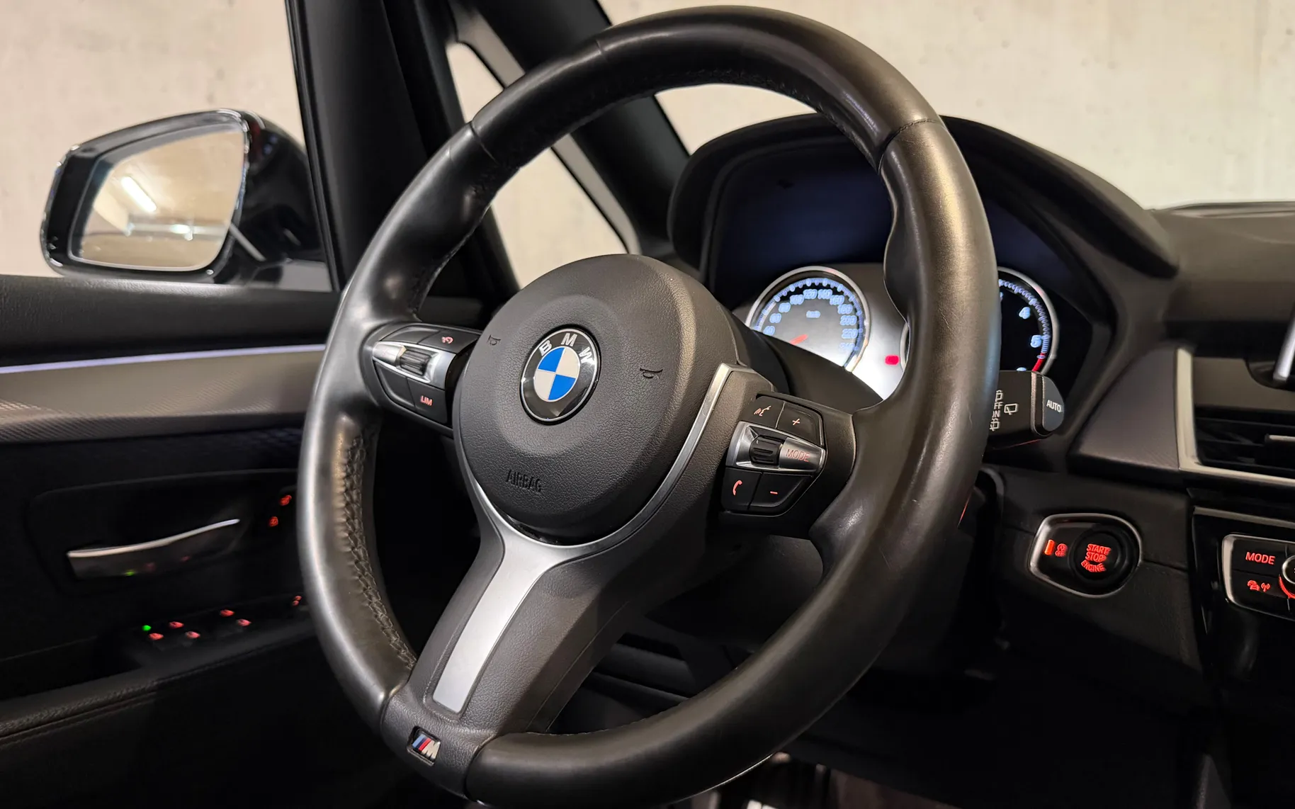 Notranja slika - BMW Serija 2 - BMW 216d Active Tourer M SPORT KAMERA LED NAVI TEMP - 13