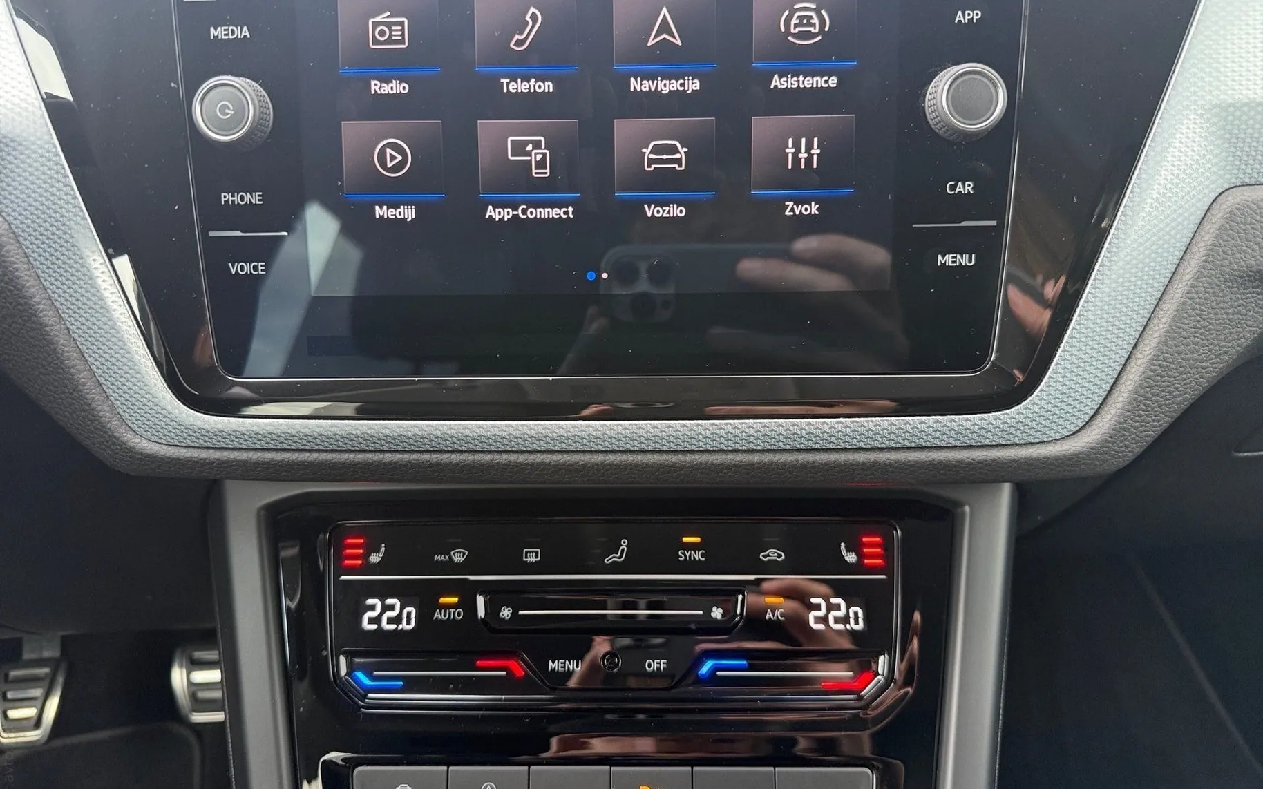 Notranja slika - Volkswagen Touran - 1.5 TSI Family-ACC-Mrtvi kot-Virtual-4x ogr.sedeži - 9