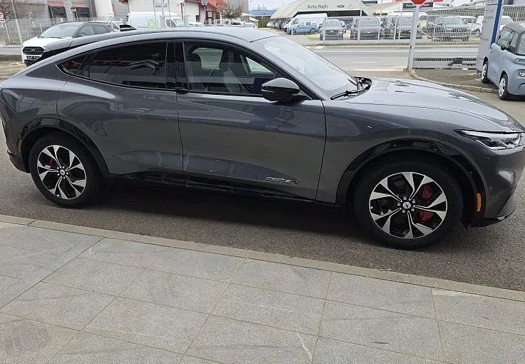 Zunanja slika - Ford Mustang Mach-e - 91kWh 216kW samodejni zadnji Premium - 3