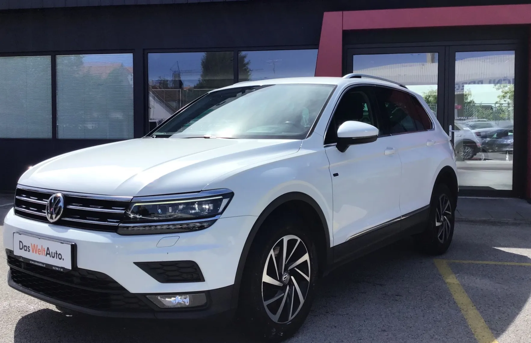 Zunanja slika - Volkswagen Tiguan - 4motion 2.0 TDI BMT Comfortline DSG - 1