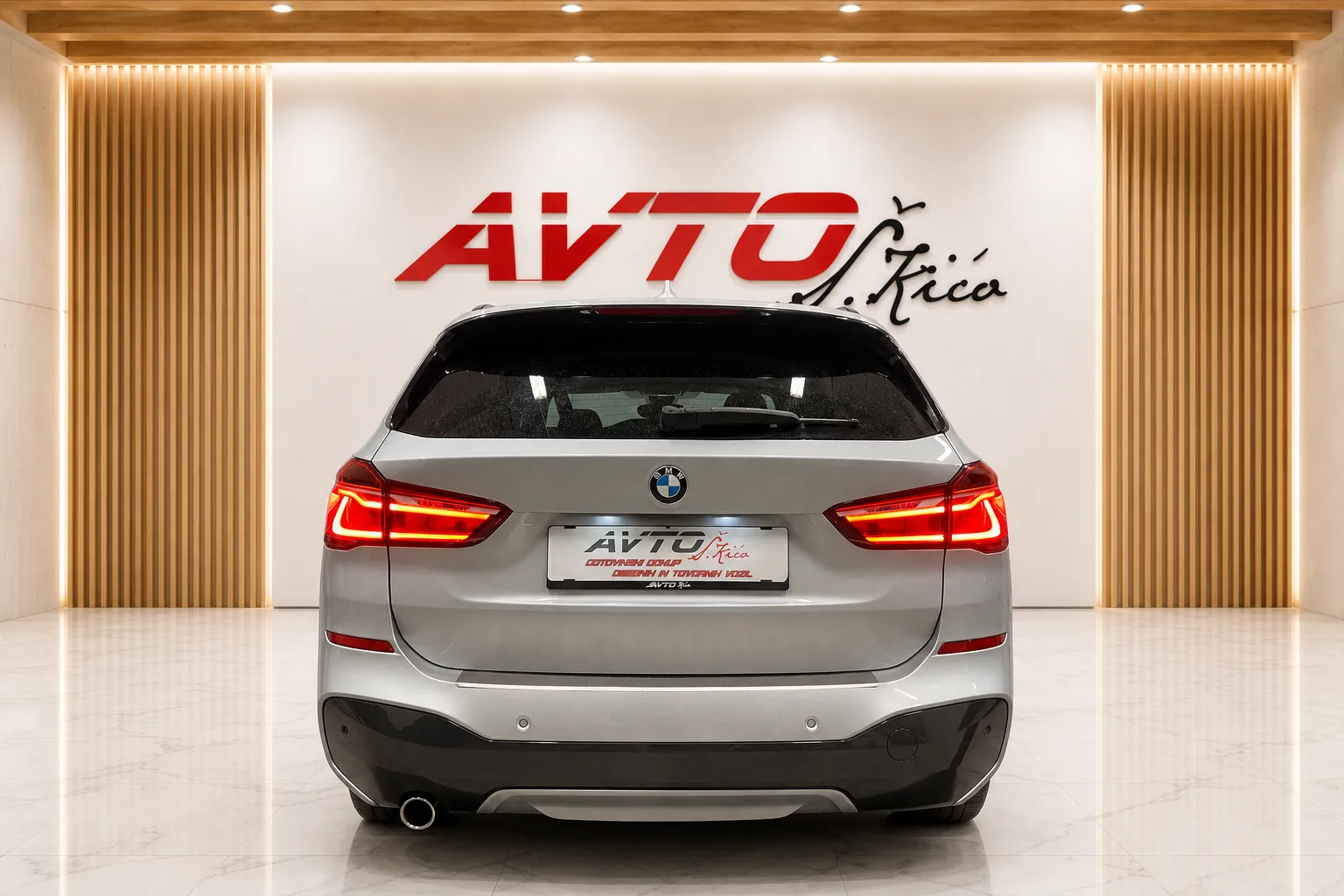 Notranja slika - BMW serija X1: - X-DRIVE 18d-M-PAKET-BI-XENON-LED-NAVI-TEMPOMAT-PDC - 8
