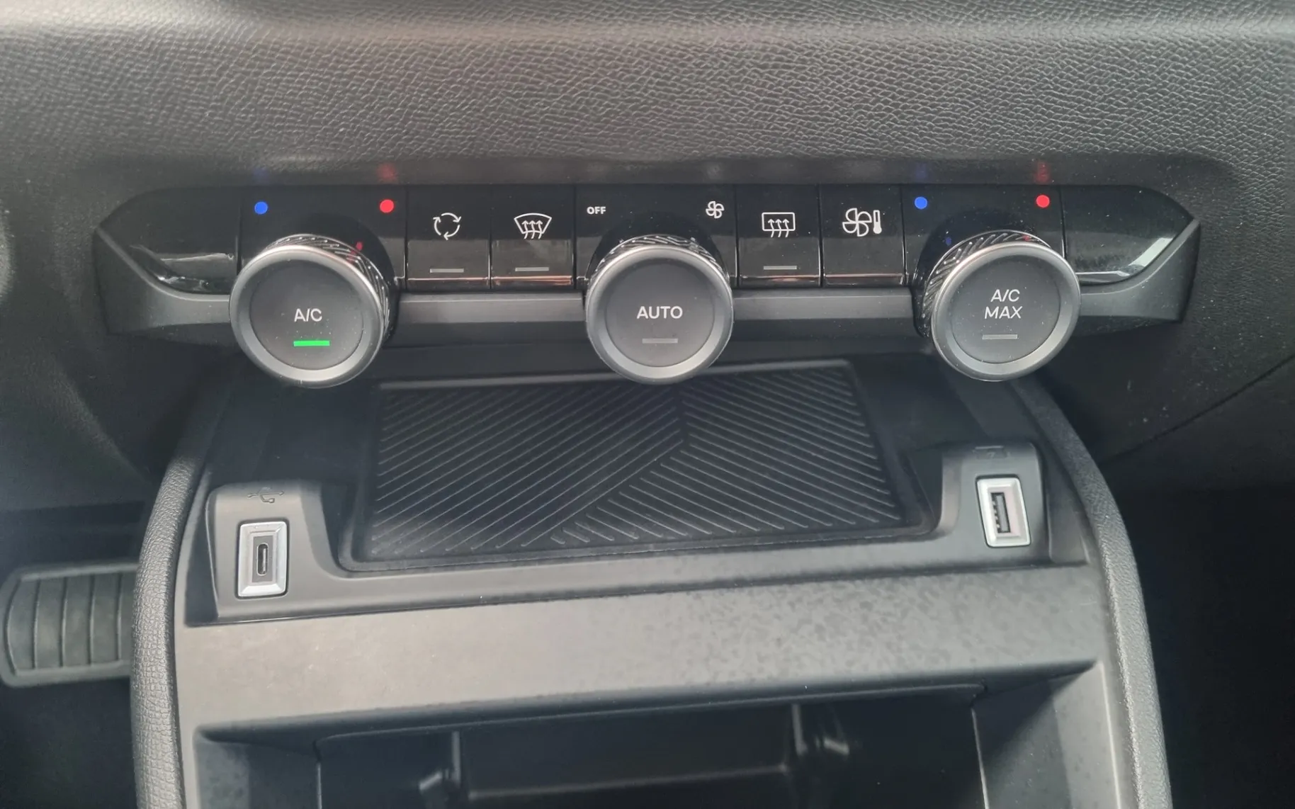 Zunanja slika - Citroën C4 - 1.2 PURETECH MHEV - FACELIFT - SAMO 20.502KM - 20