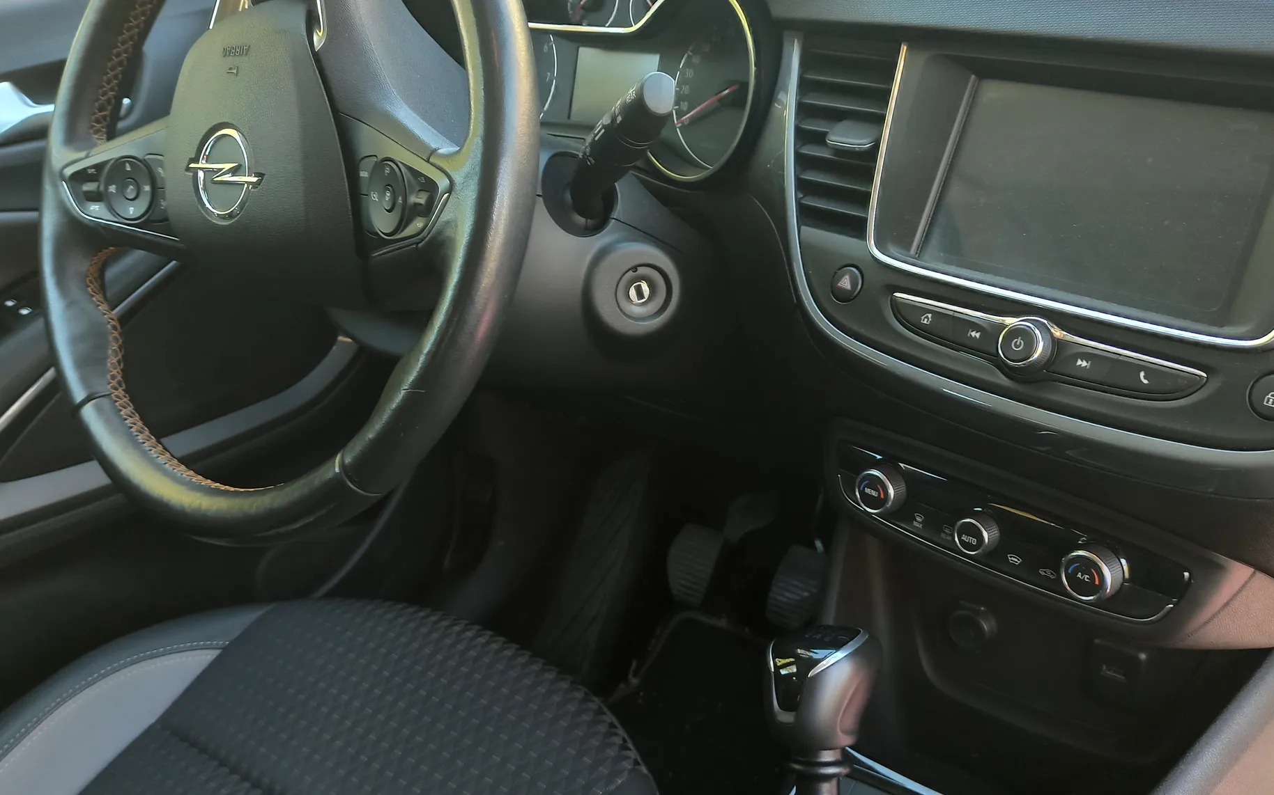Notranja slika - Opel Crossland X - 1,2 Turbo Innovation Start/Stop - 4