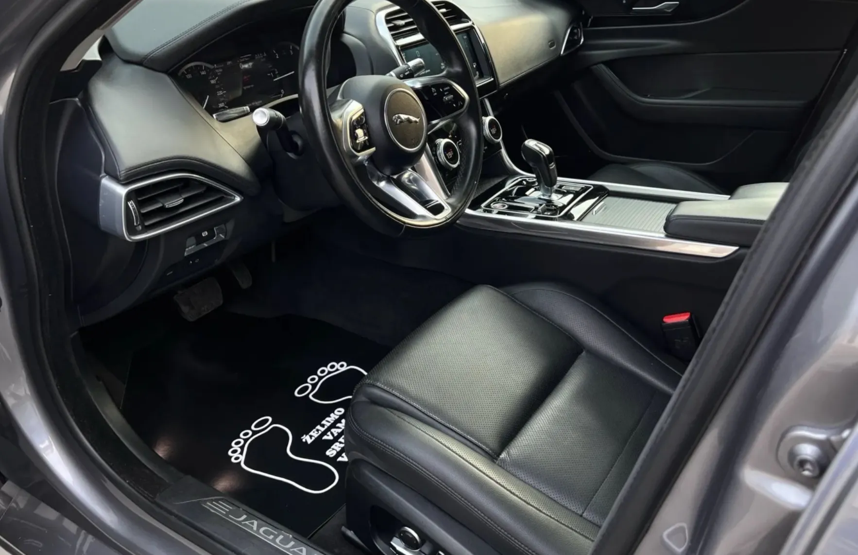 Zunanja slika - Jaguar XE - 2.0 D180  Avt. od 1 lastnika 1 letna garancija - 10