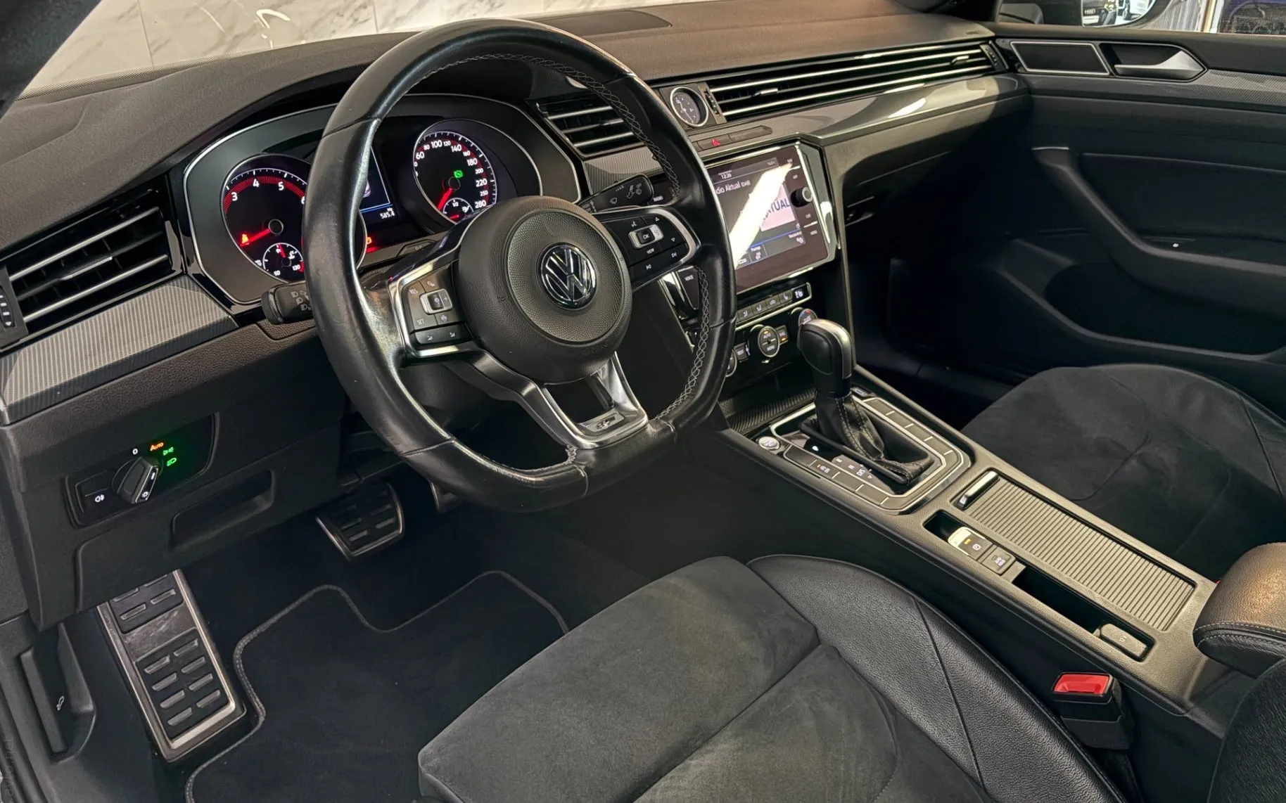 Notranja slika - Volkswagen Arteon - 2.0 TSI R-Line DSG - ACC - Kamera - Gretje - PDC - 8