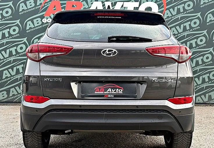 Zunanja slika - Hyundai Tucson - 1.7CRDi Trend DCT+GRETJE+NAVI+TOUCH+ALU19+SERVISNA - 6