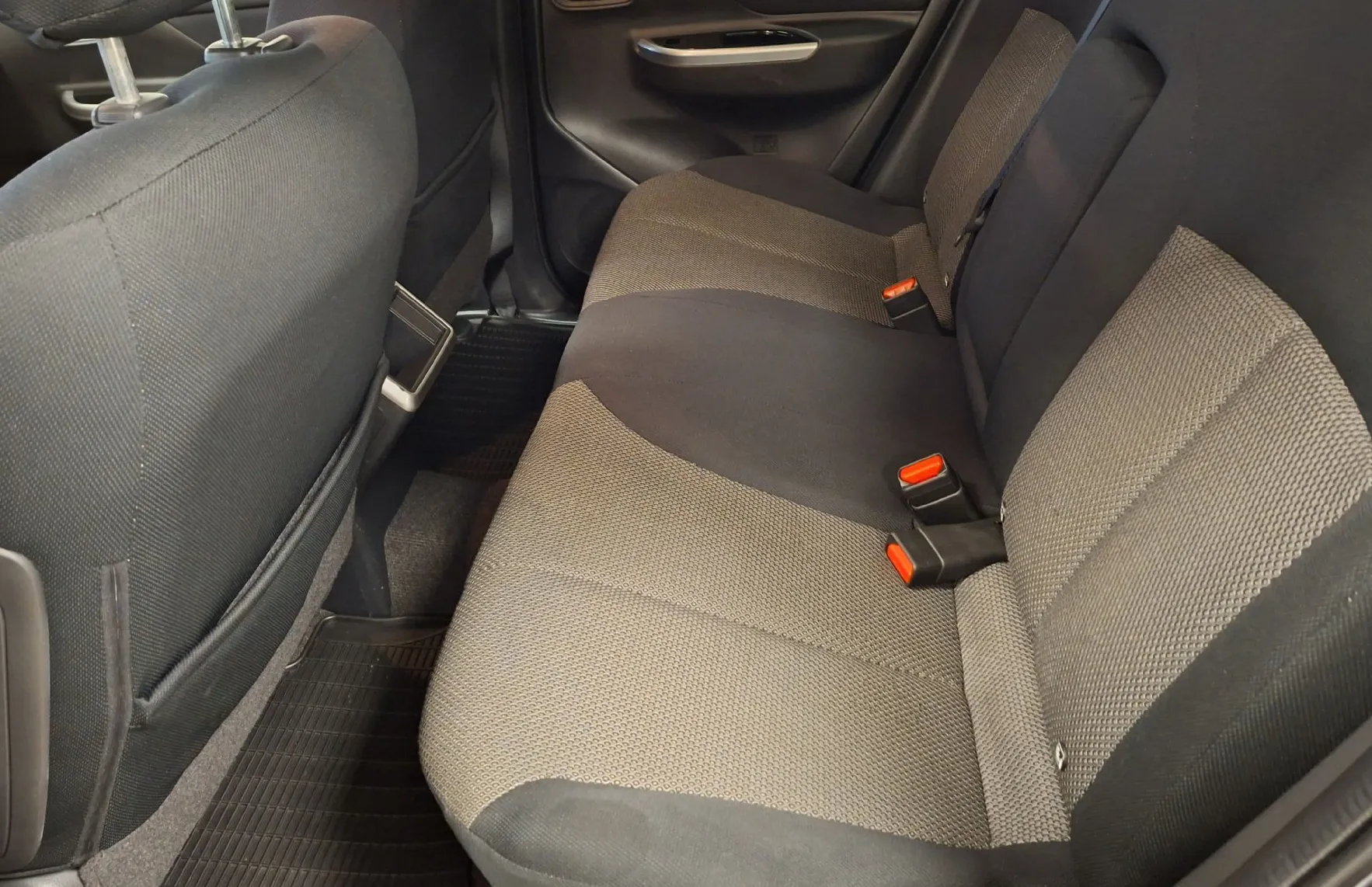 Zunanja slika - Mitsubishi L 200 - 2.3 4X4-1.LASTNIK-SLO-LED-NAVI-KAMERA-ODLIČEN- - 18