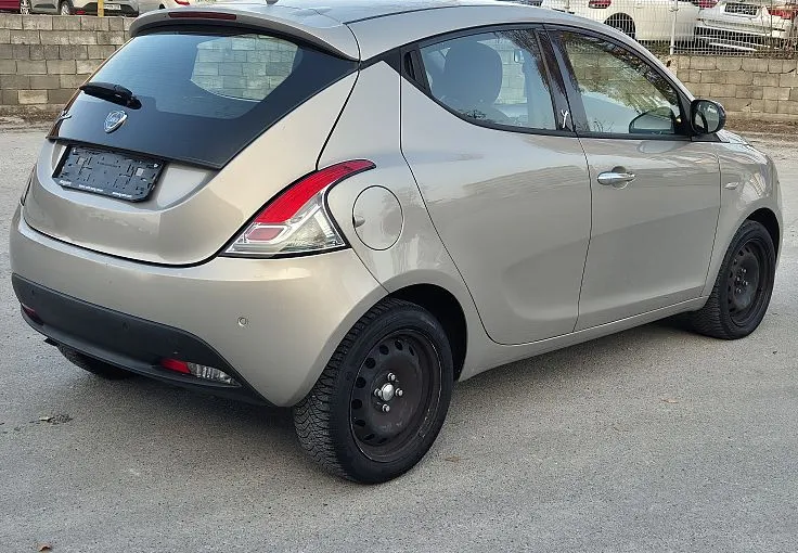 Zunanja slika - Lancia Ypsilon - 0.9 TwinAir + AUTOMATIC + IT DOK + EXTRA CENA - 5