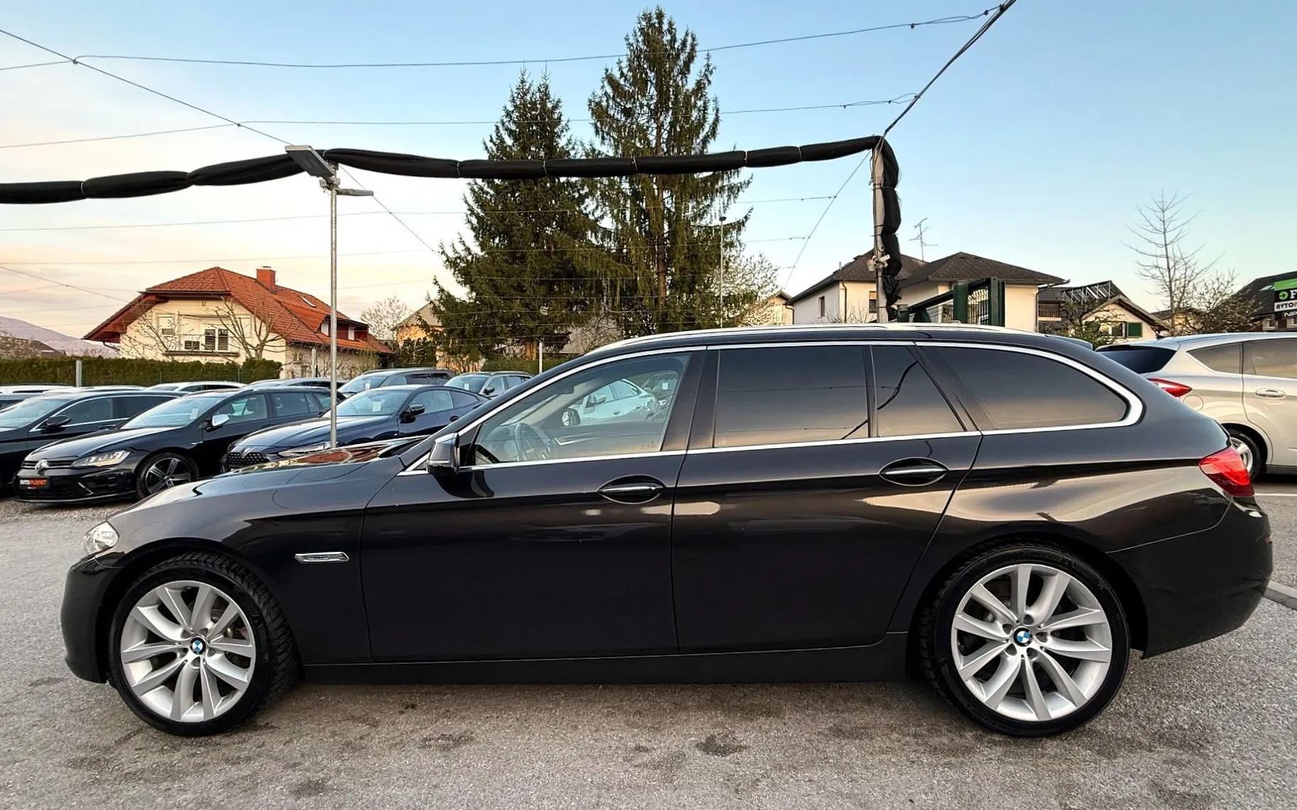 Zunanja slika - BMW Serija 5 - Touring: 520d xDrive AUT. LuxuryLiNE LED XENON USNJE ALU - 2