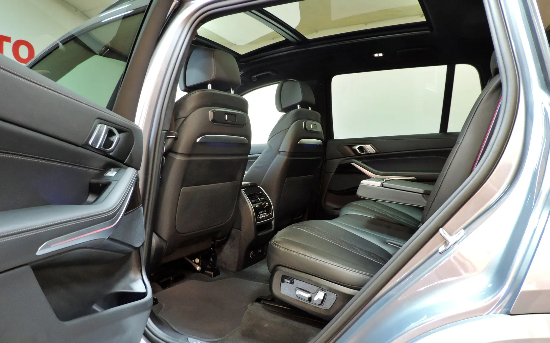 Zunanja slika - BMW serija X7 - X7 xDrive40d M SPORT SKY PANORAMA..... - 10