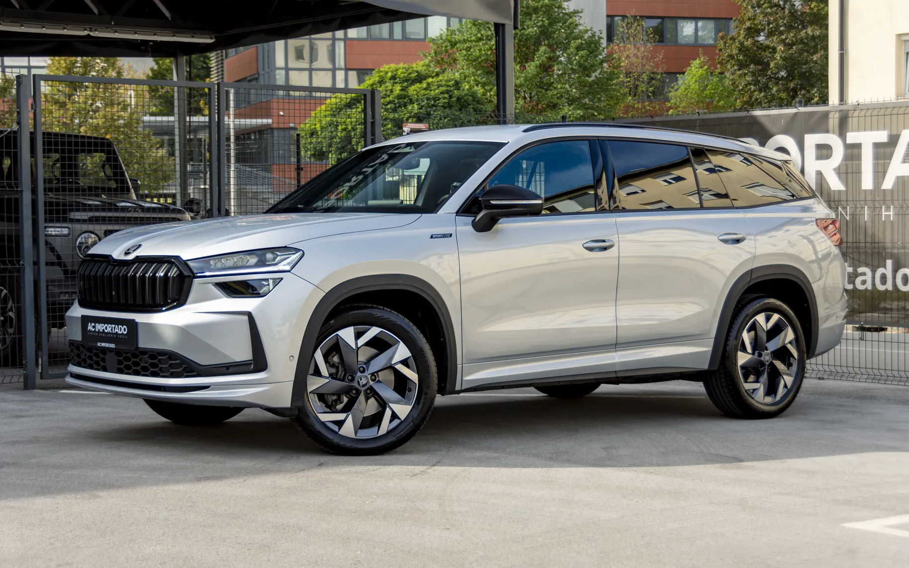 Zunanja slika - Škoda Kodiaq - 2.0 TDI 4x4 DSG Sportline-7SED-ACC-360-HUD - 2