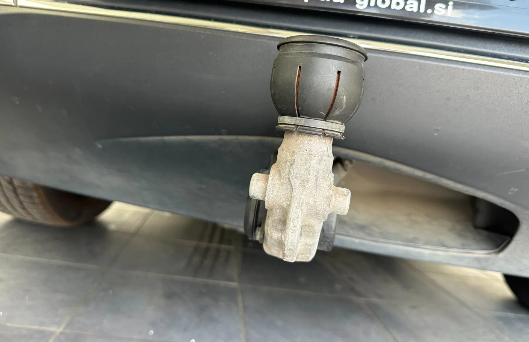 Zunanja slika - Mercedes-Benz EQC - 400 4MATIC.NEMŠKI+4ALU.KAMERA.KLJUKA.LED.ACC.USNJE - 9