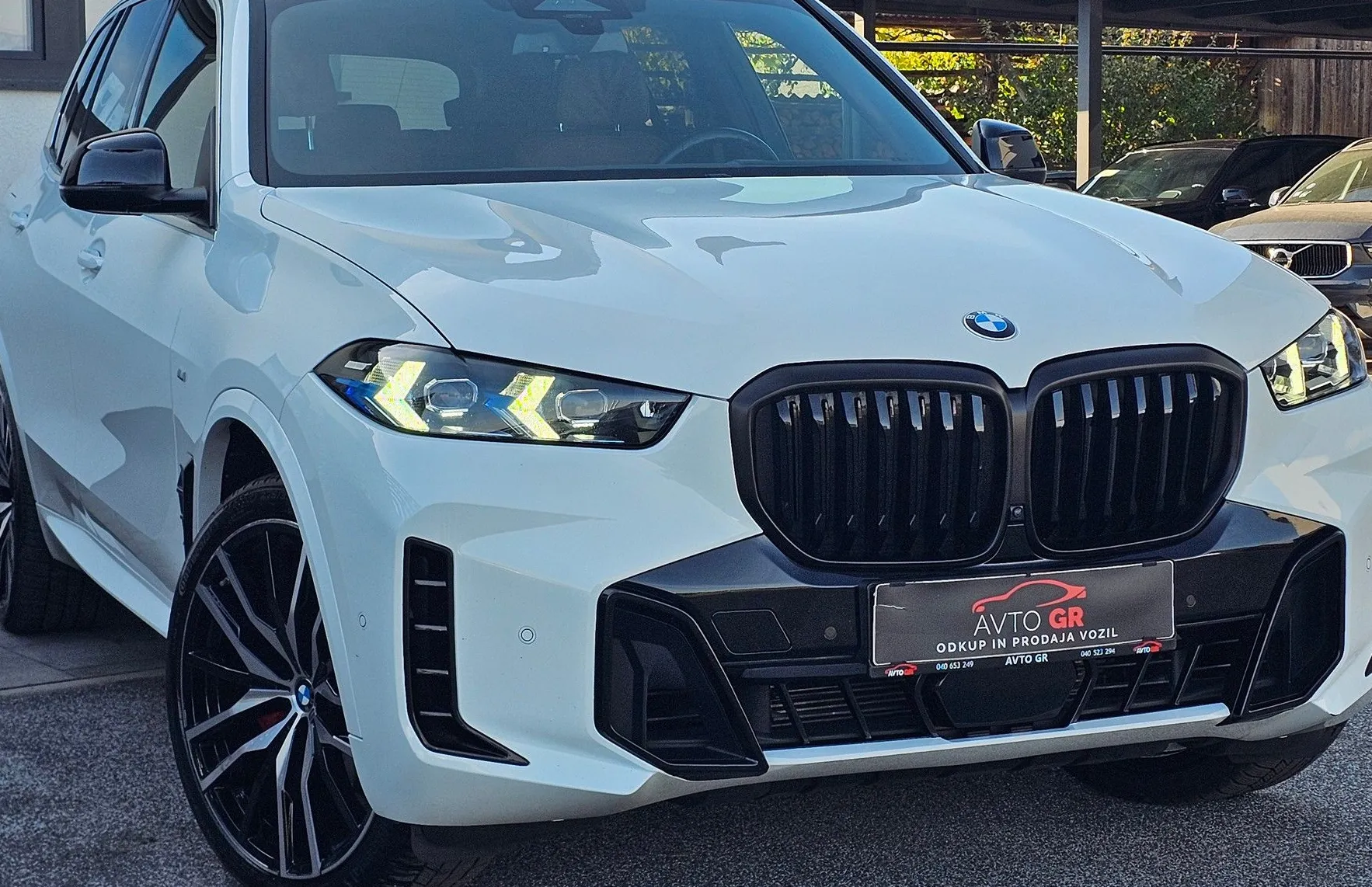 Zunanja slika - BMW X5 - serija : xDrive40i Avt.- Le 49.000km-LED-22COL- HUD-KAM360 - 5