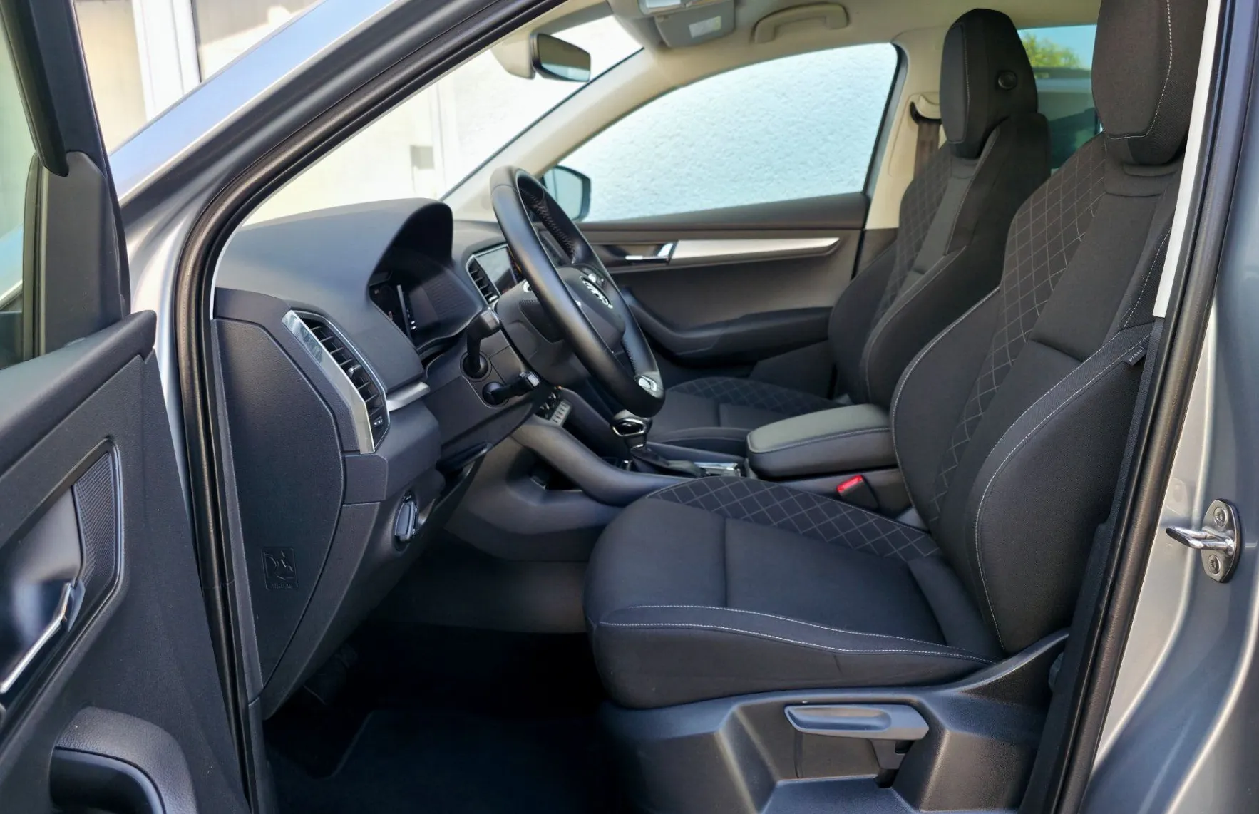 Zunanja slika - Škoda Karoq - 1.5TSI DSG Ambition •ACC•KAMERA•LANE•KEYLESS•17C• - 6