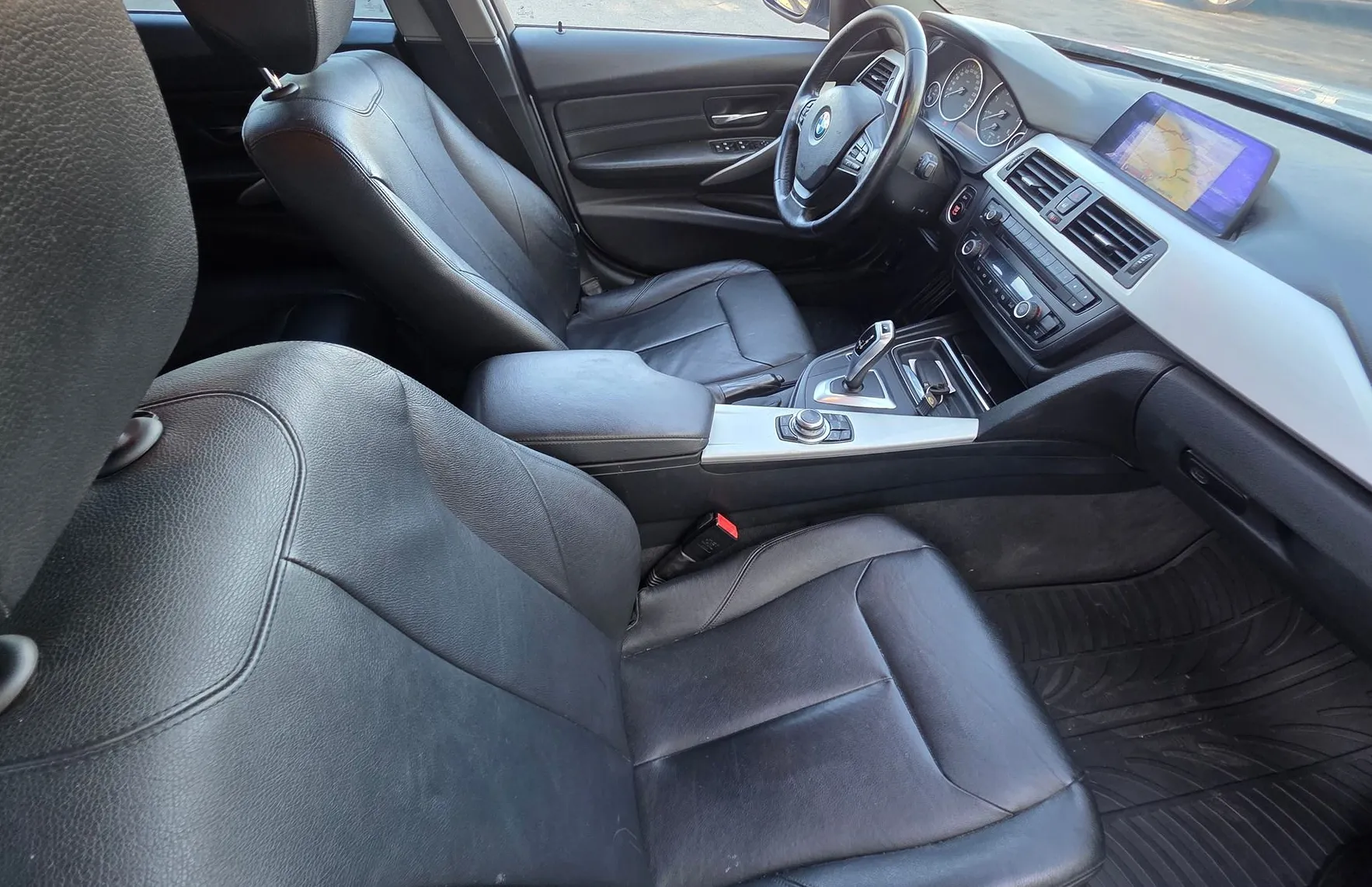 Zunanja slika - BMW Serija 3 - Touring: 318D TOURING BI-XENON-AVTOMATIK-NAVI-ALU - 11