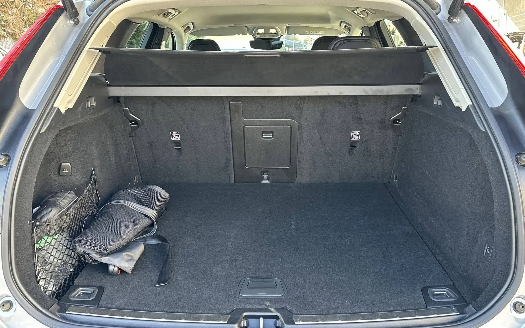 Notranja slika - Volvo XC60 - B4 D AWD Core Avt. - 12