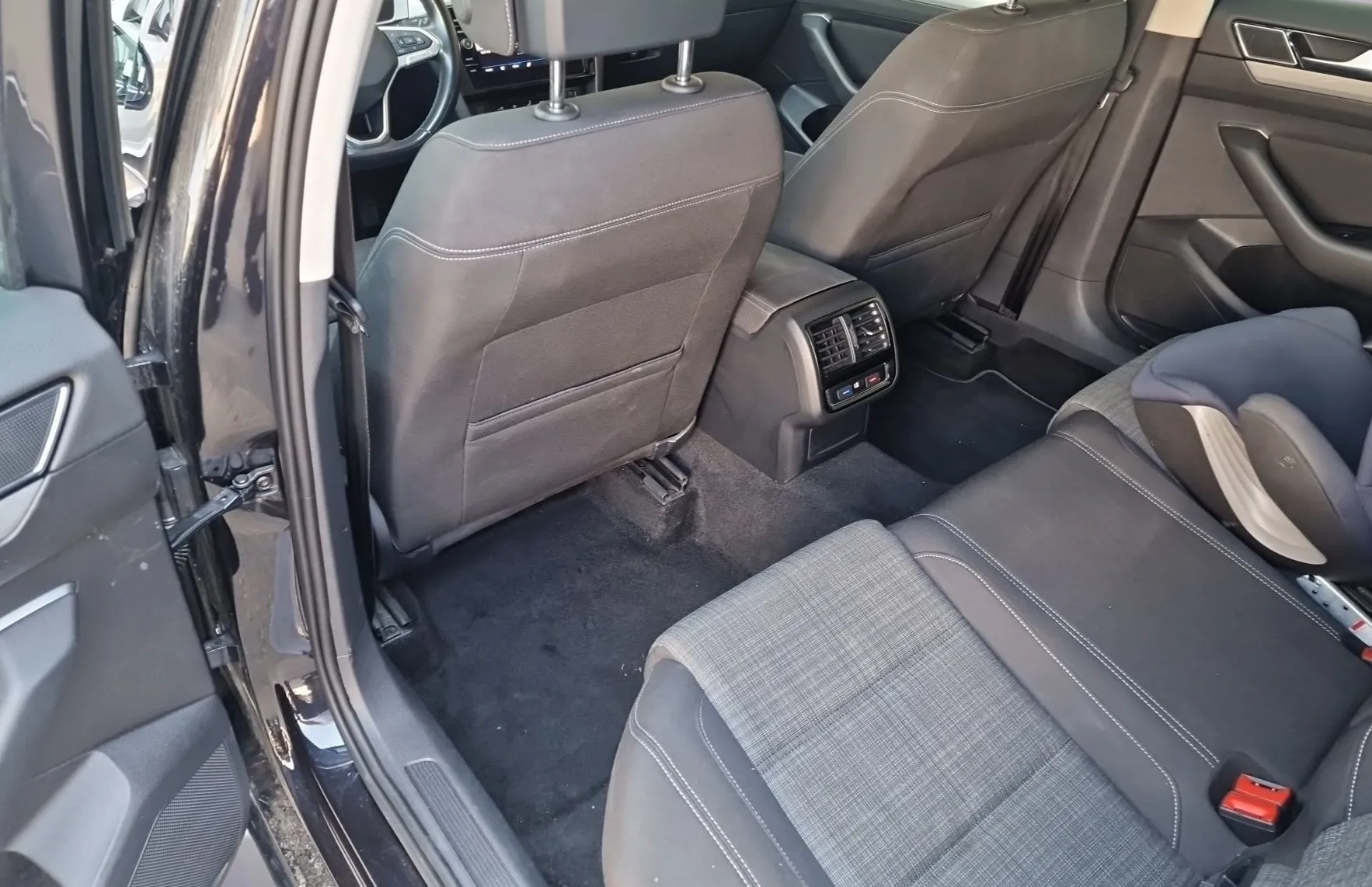 Zunanja slika - VW Passat - Variant 1.5 TSI BMT Elegance DSG - 11