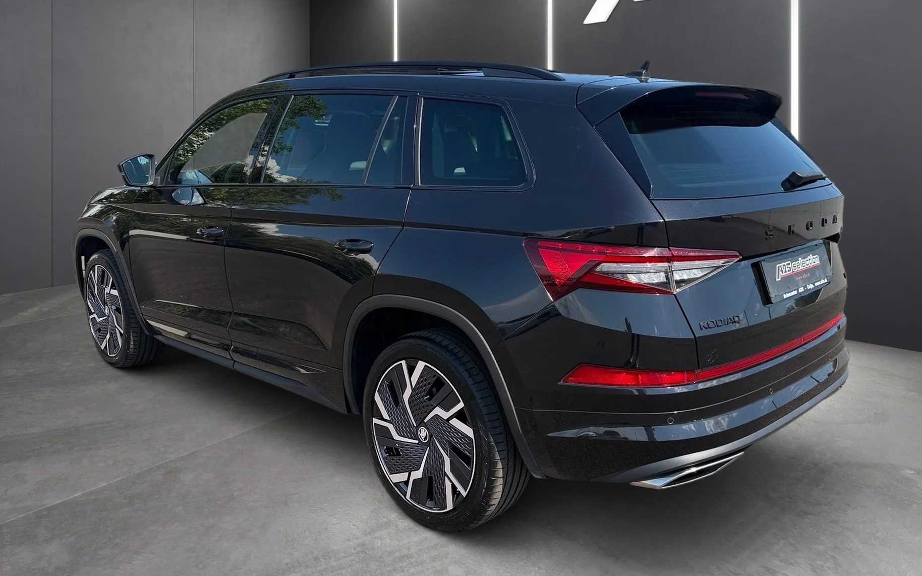 Zunanja slika - Škoda Kodiaq - 4x4 2.0 TSI RS DSG-Panorama-Webasto-360 kamera.... - 4