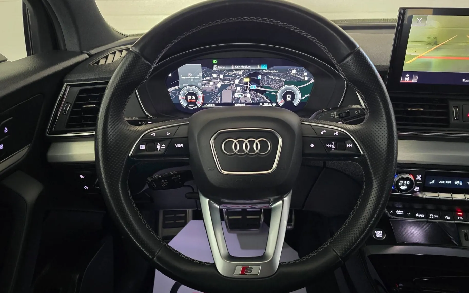 Notranja slika - Audi Q5 - quattro 40 TDI Advanced S-line S tronic - 12