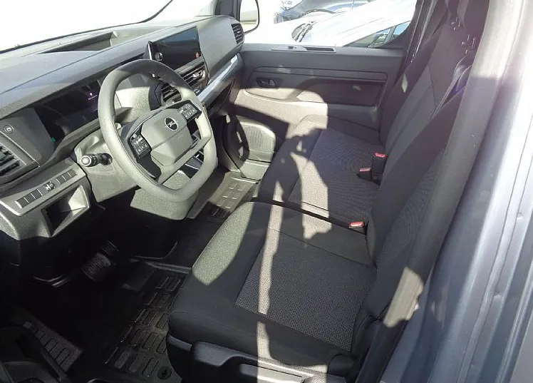 Zunanja slika - Opel Zafira - Vivaro 2.0 diesel avtomatik - 9 SEDEŽEV - 5