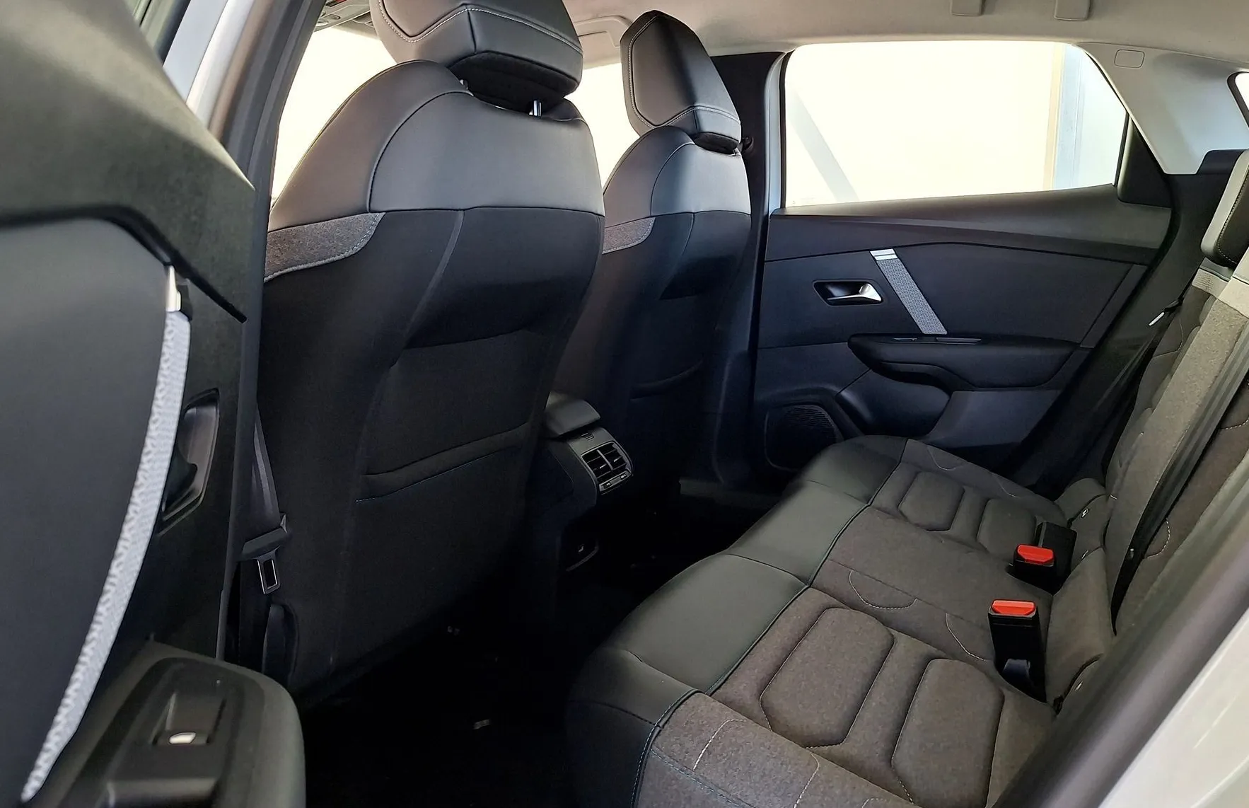 Zunanja slika - Citroën C4 - 1.5 BlueHDi 110 Feel Pack•SLO•KAM360•HEAD-UP•... - 13