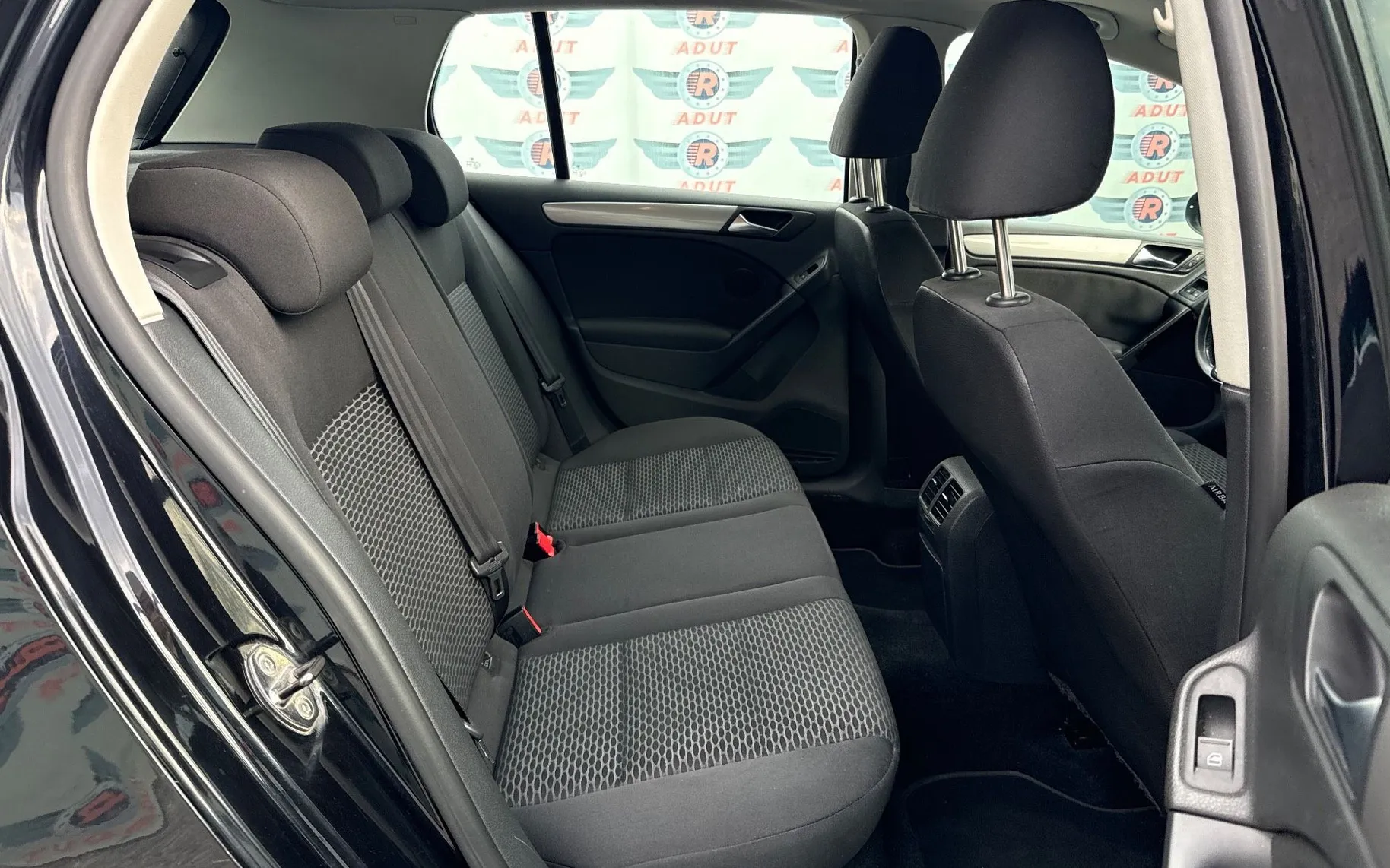 Zunanja slika - Volkswagen Golf - 2.0 TDI Comfortline|PARK.SENZ|VELIKI SERVIS - 13