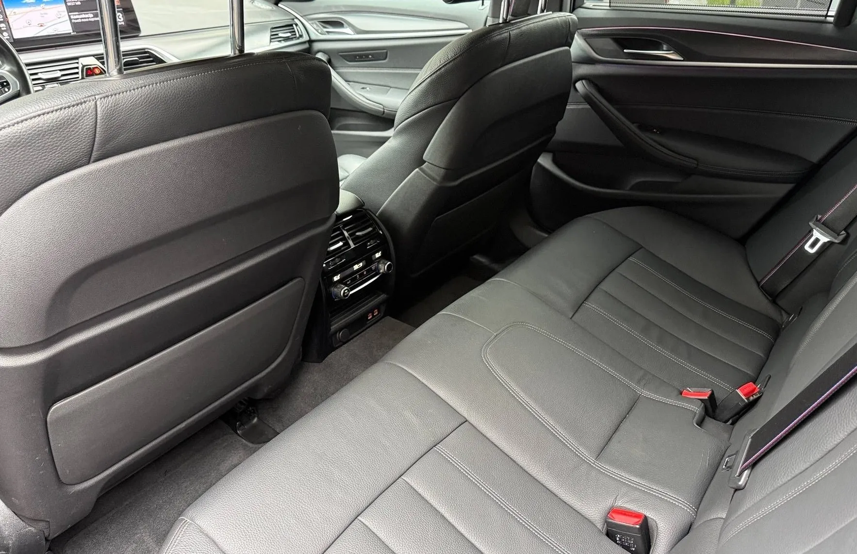 Zunanja slika - BMW Serija 5 - Touring: 520d M PAKET LASER HEAD-UP ADAPTIVNO KAMERA MEM - 12