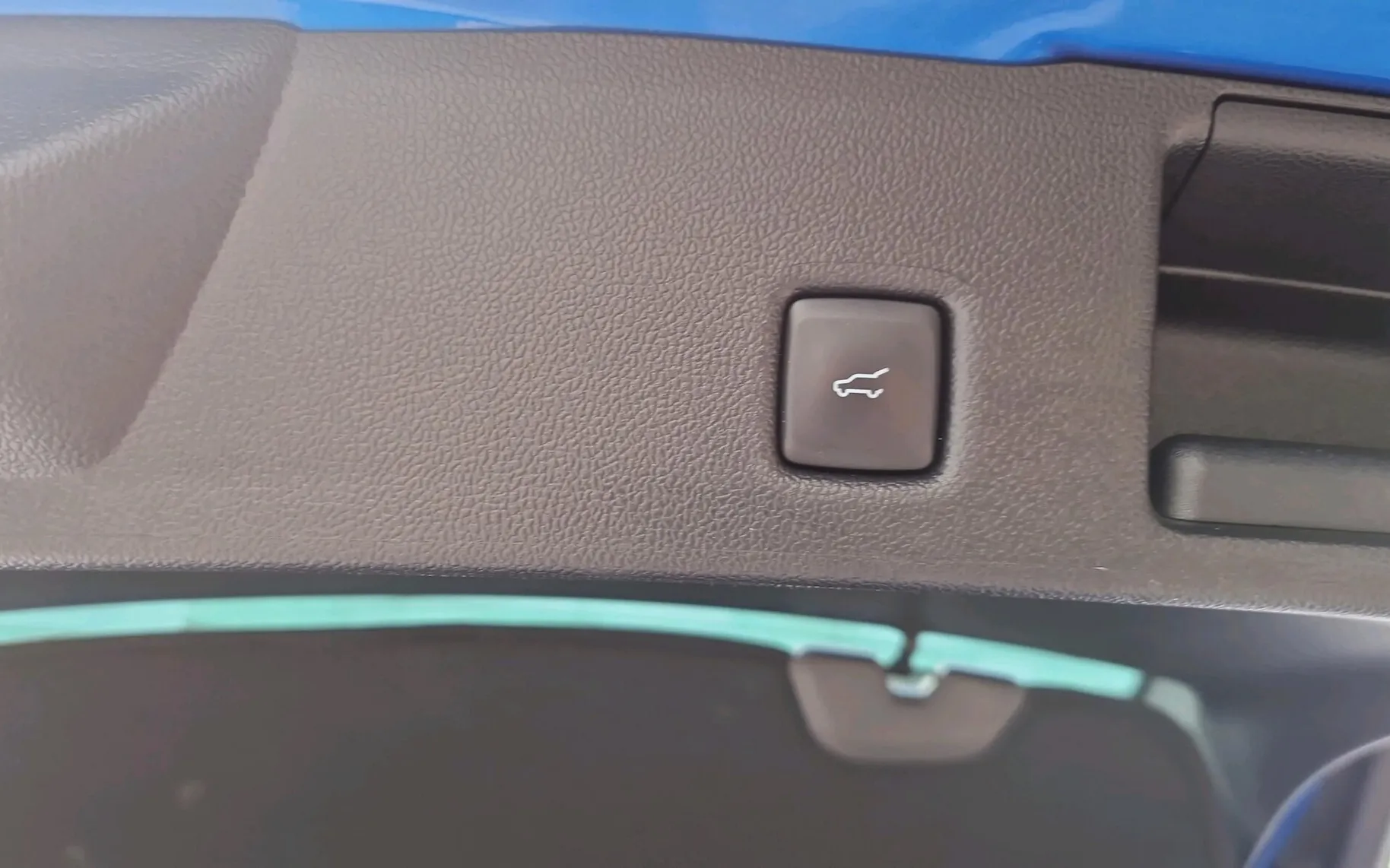 Zunanja slika - Ford Kuga - 2.5 HYBRID PHEV ST-Line CVT-SLO-LED-RADAR-NAVI-360 - 11