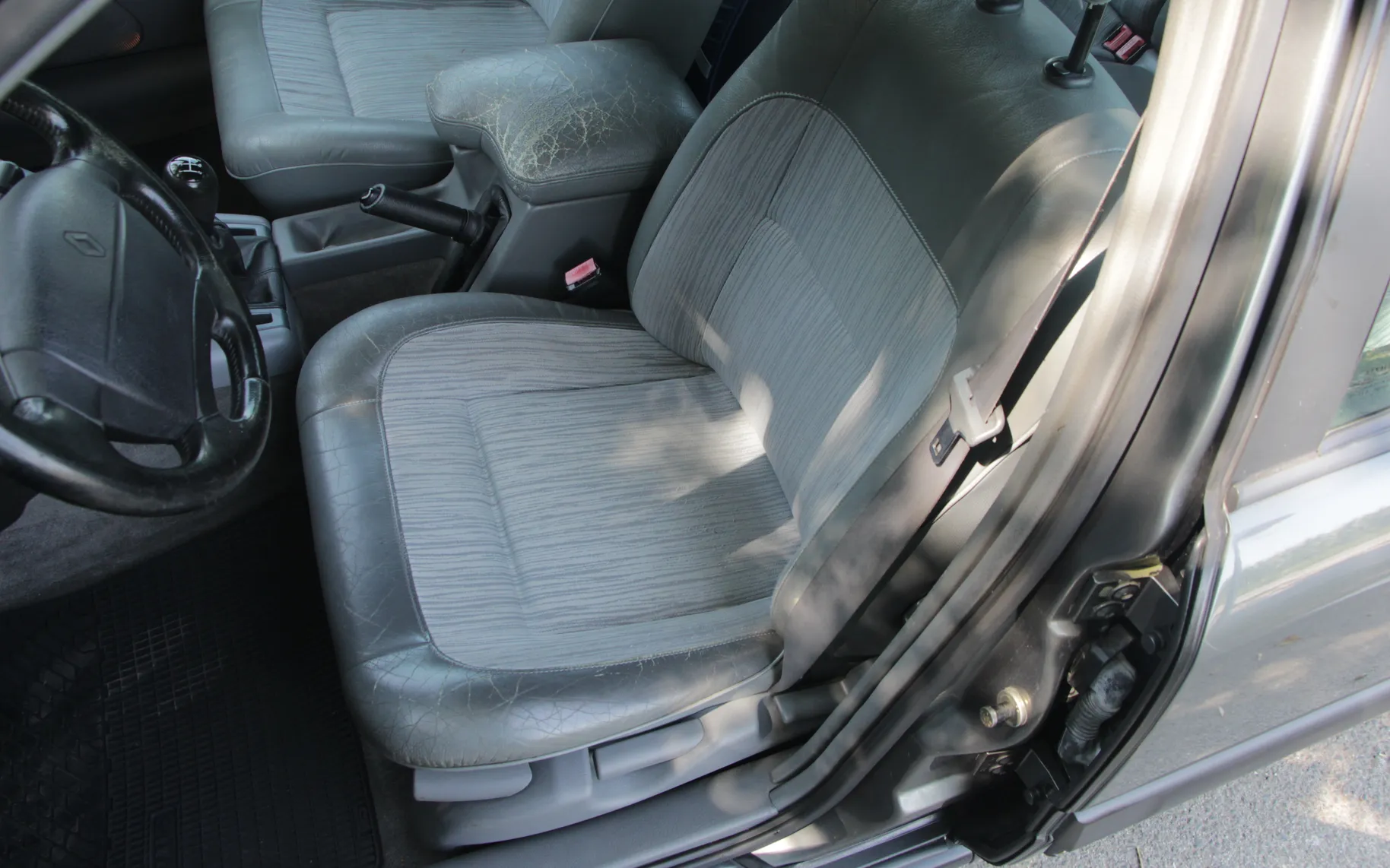 Notranja slika - Renault Safrane - Fairway 2,5 - 10