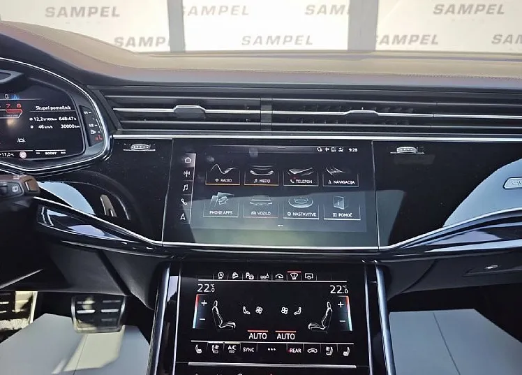 Zunanja slika - Audi Q8 - 55 TFSI quattro S-Line S look - MASAŽA - MATRIX - 13