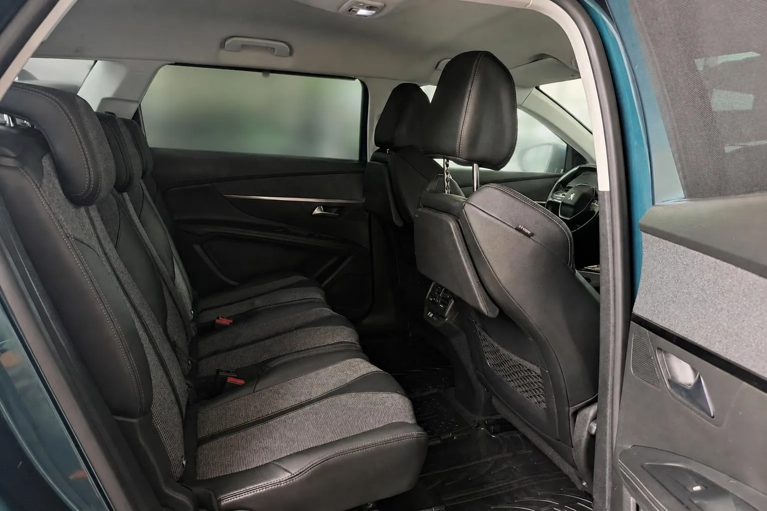 Notranja slika - Peugeot 5008 - 1.5 BlueHDI 130 Allure Avt.-7 SEDEŽEV-FUL LED... - 9