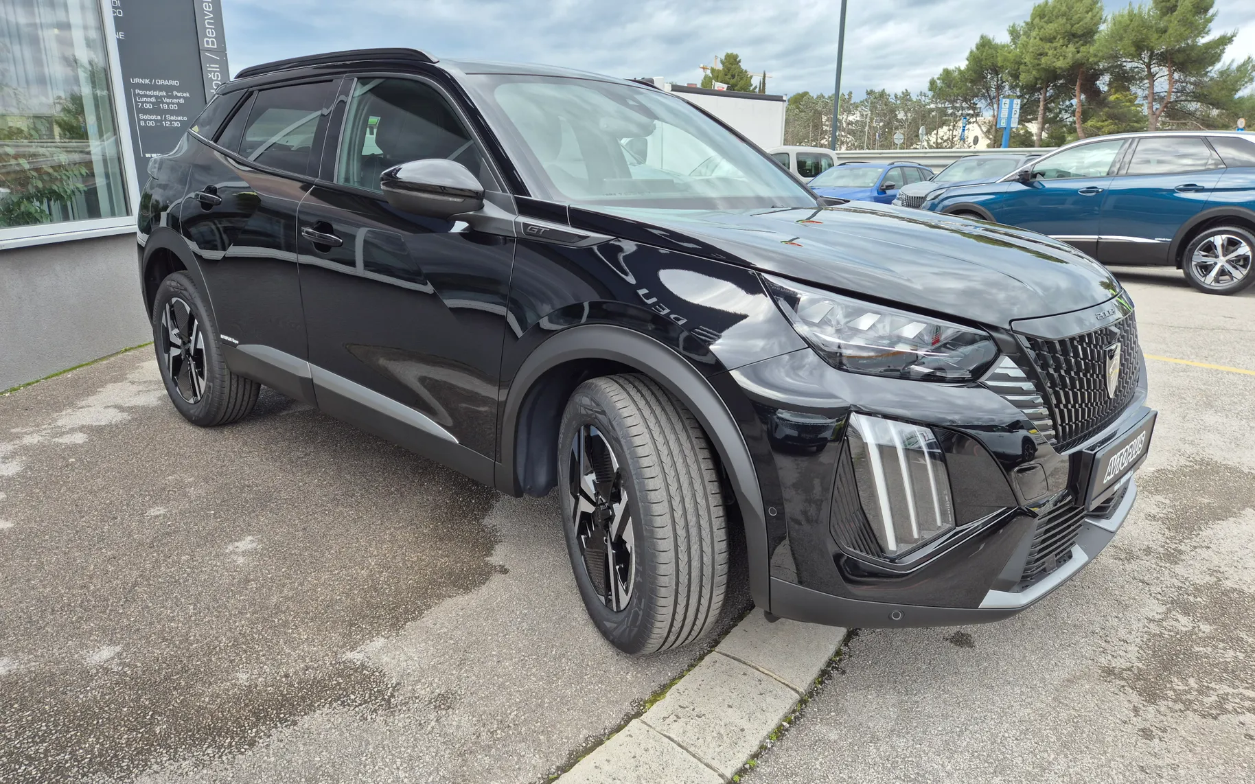 Zunanja slika - Peugeot 2008 - GT HIBRID 145 - 9