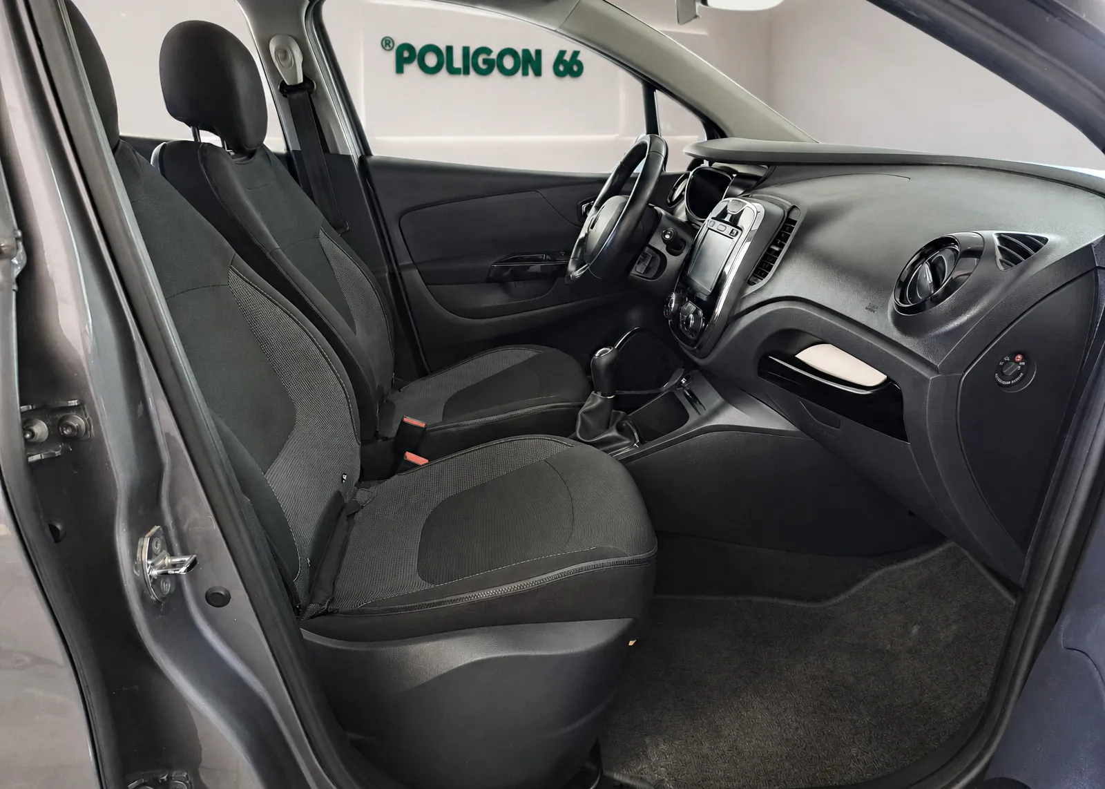 Notranja slika - Renault Captur - TCe-SLOV.POREKLO-M 2017-GARANCIJA-LED-NAVI - 8