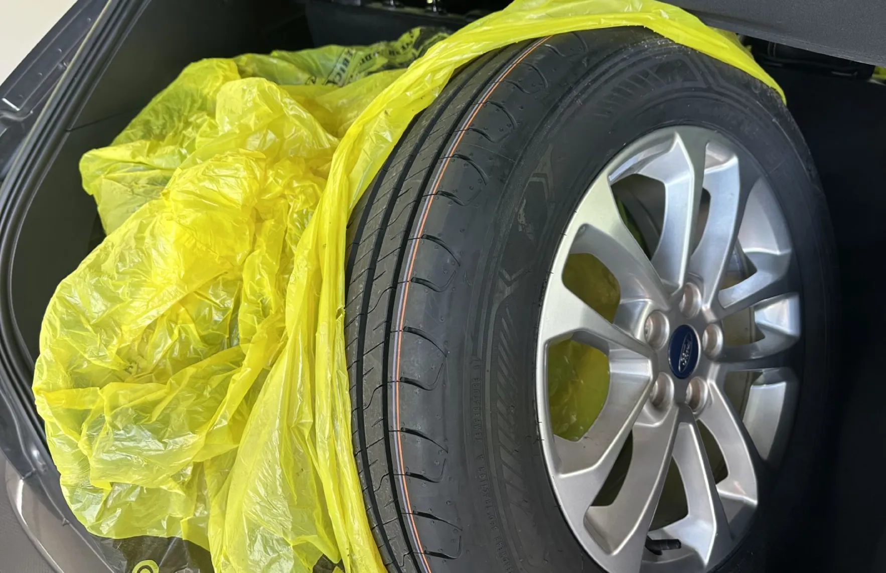 Zunanja slika - Ford Kuga - TitaniumX 2.0 EcoBlue 140kW.NEMŠKI+4ALU.KAMERA.4X4 - 18