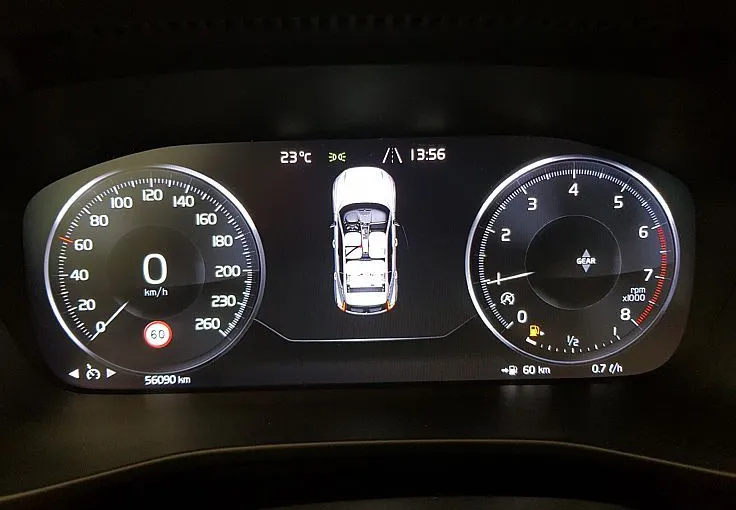 Zunanja slika - Volvo XC40 - T3 Momentum NAVI KAMERA 56.000KM 1.LASTNIK - 11