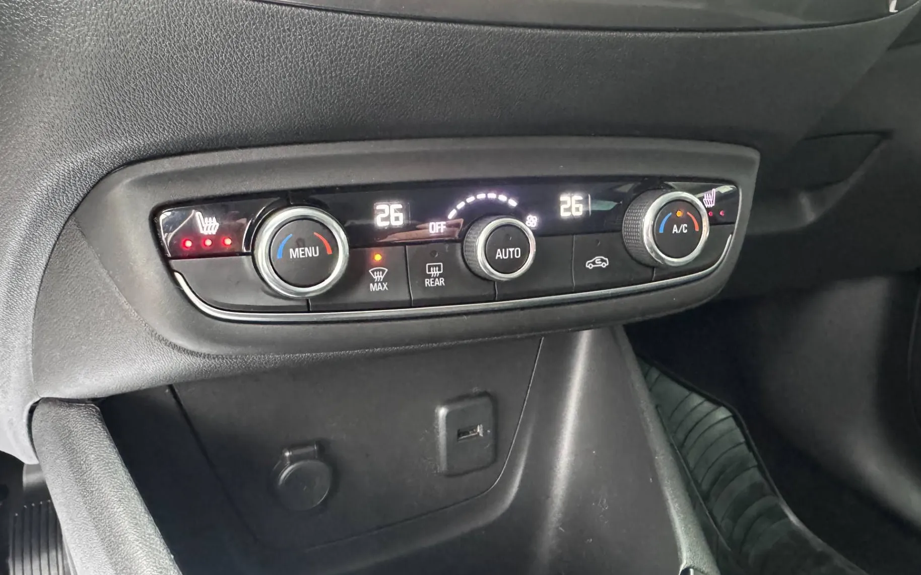 Zunanja slika - Opel Crossland X - 1.2 TURBO°INNOVATION°1.LAST°SLO°PDC°ALU°VELIK SE.. - 12