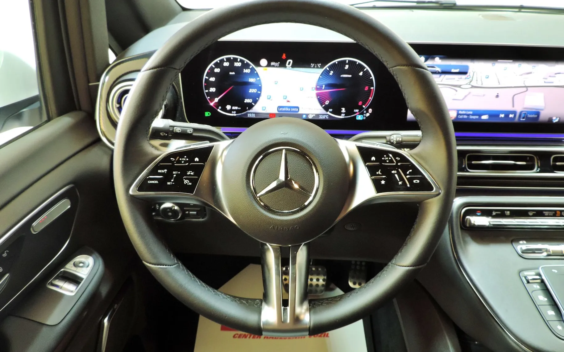Zunanja slika - Mercedes-Benz V-Razred - V 300 d Style dolgi Avt. LED-ACC-7.SEDEŽEV-KAMERA - 14